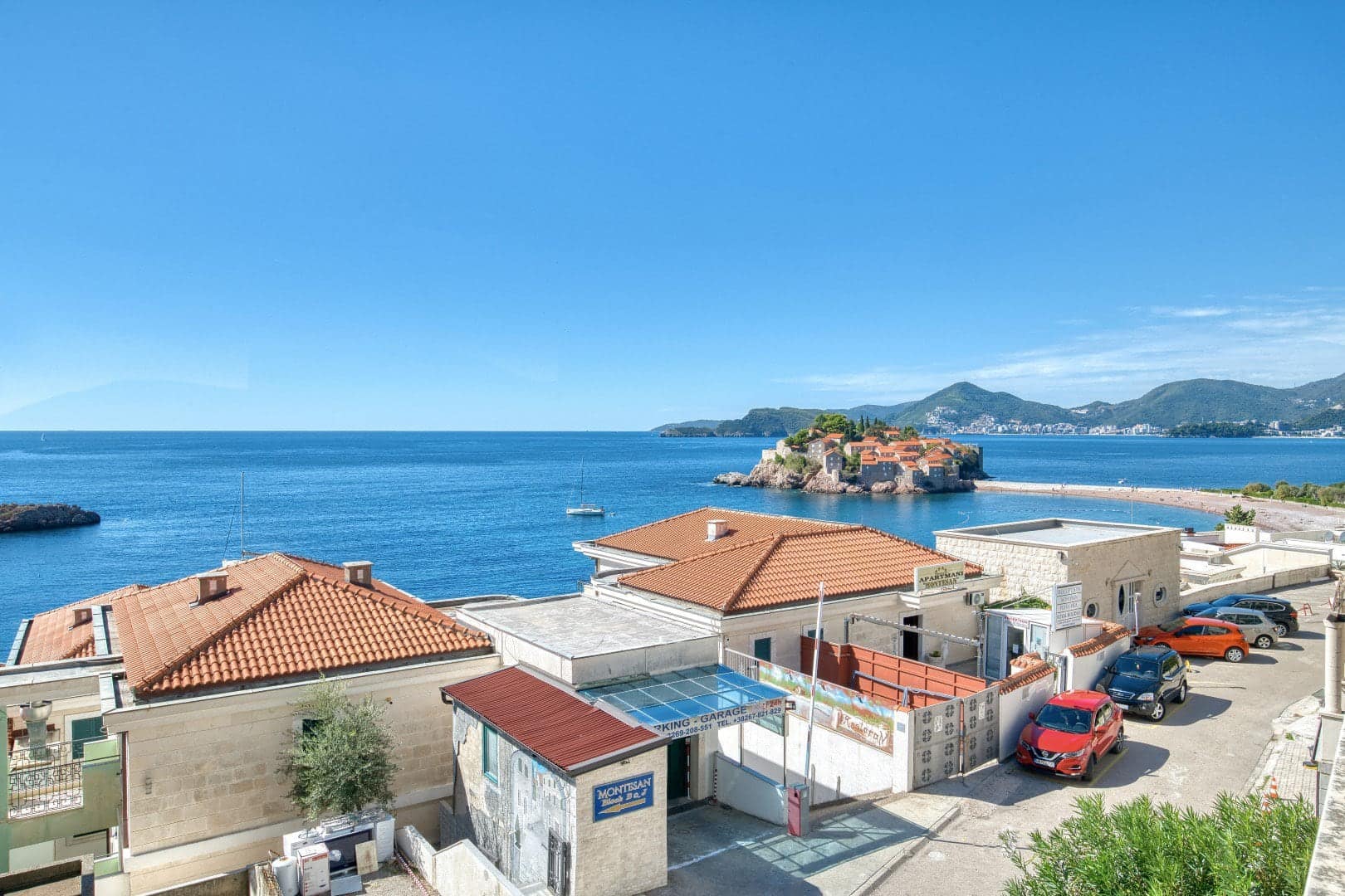 Sveti Stefan, Two-bedroom duplex apartment in the second row to the sea (20)