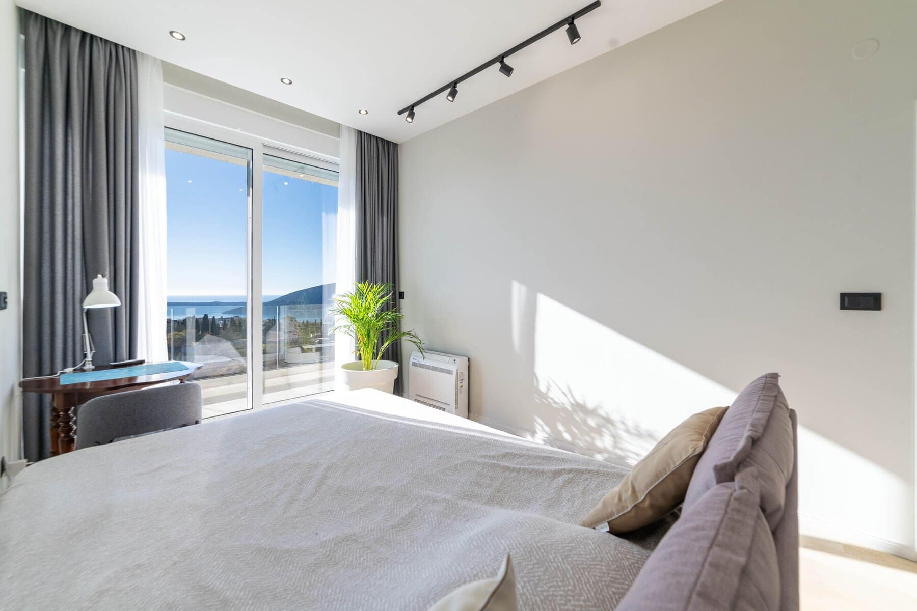 Contemporary 4bdr Villa Podi (14)