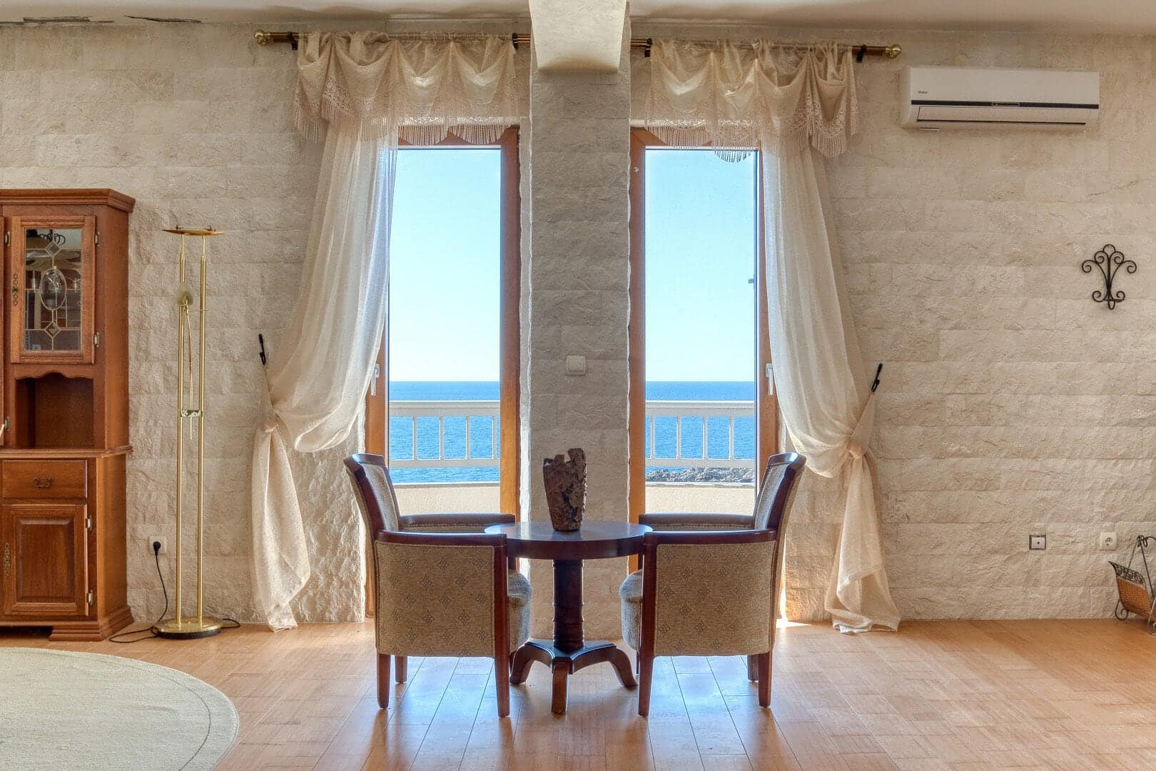 Furnished 3-bdr apartment with open sea view, Sveti Stefan (7)