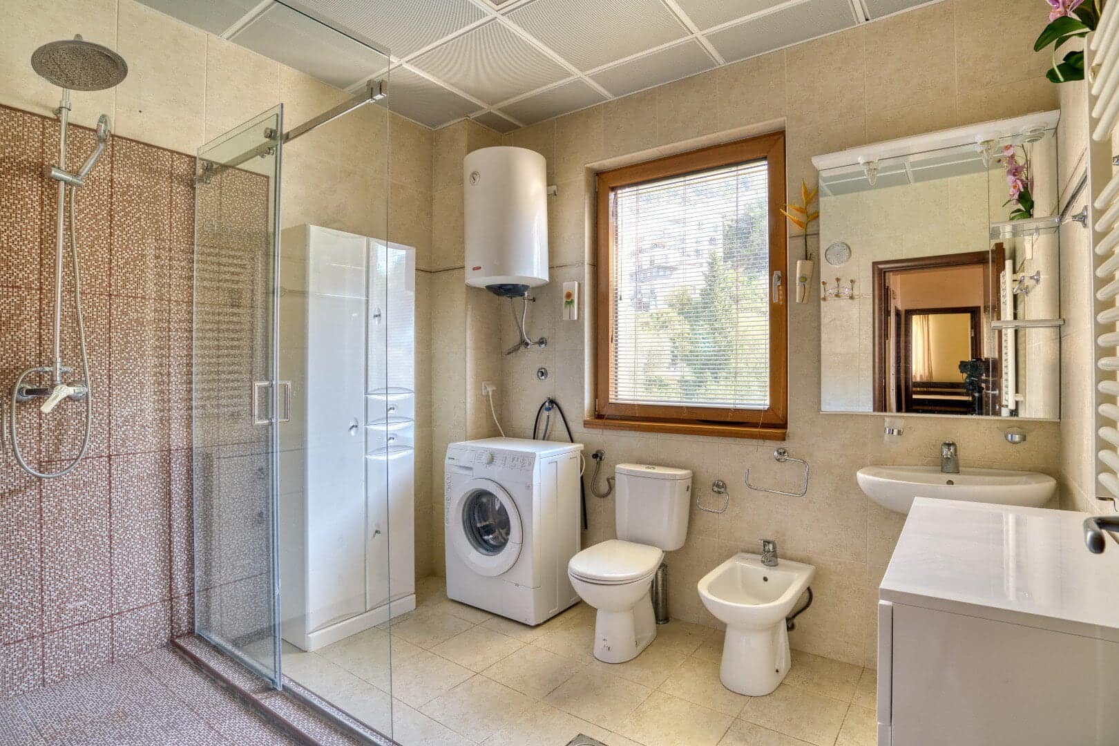 Furnished 3-bdr apartment with open sea view, Sveti Stefan (15)
