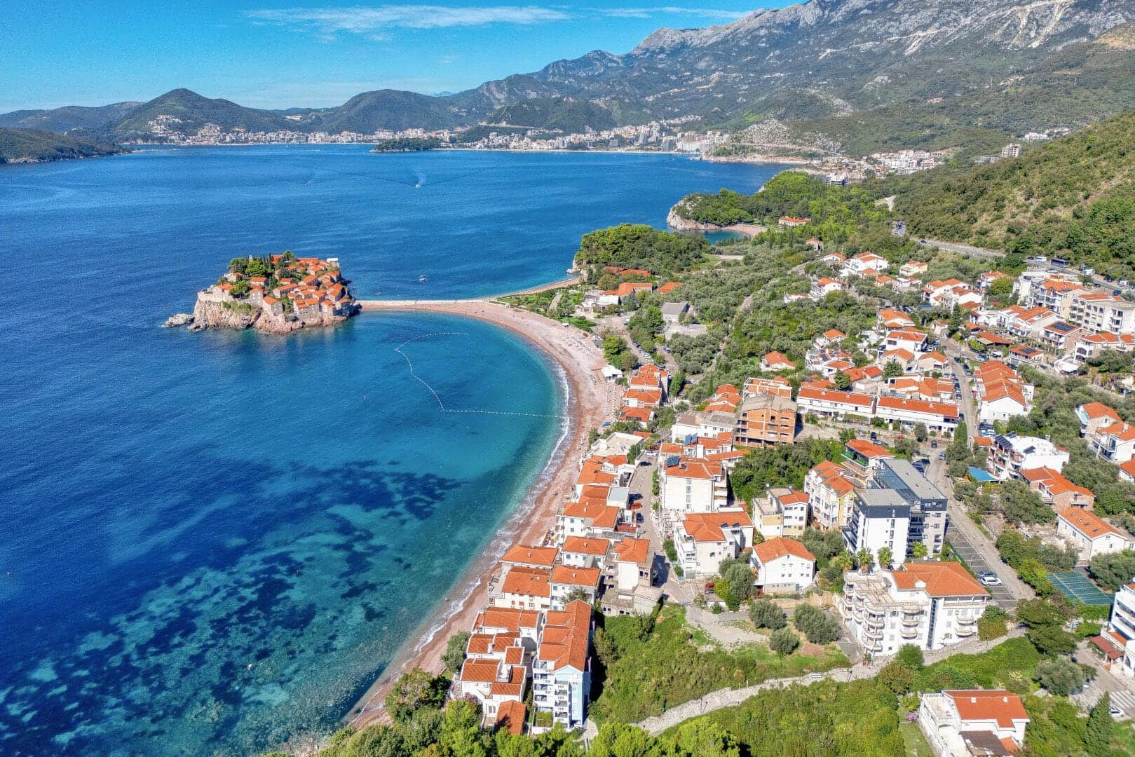 Furnished 3-bdr apartment with open sea view, Sveti Stefan (20)