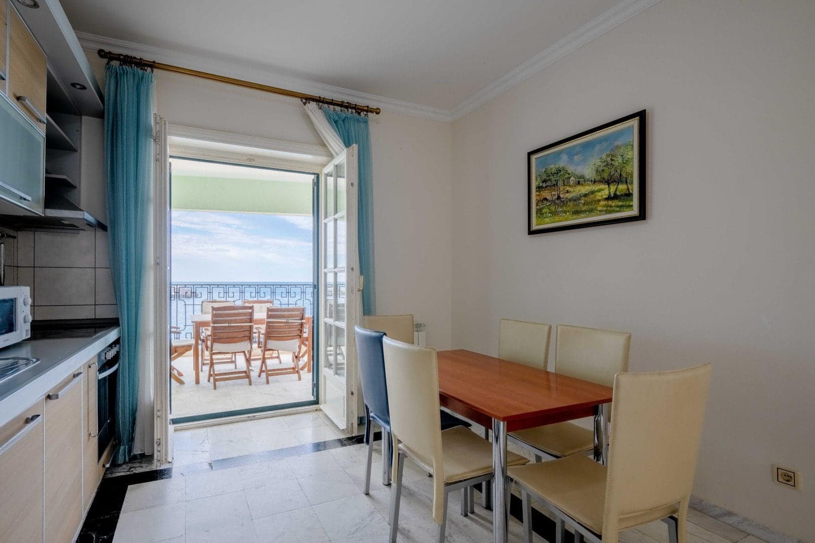 Seafront 3-bdr apartment, Sveti Stefan (6)