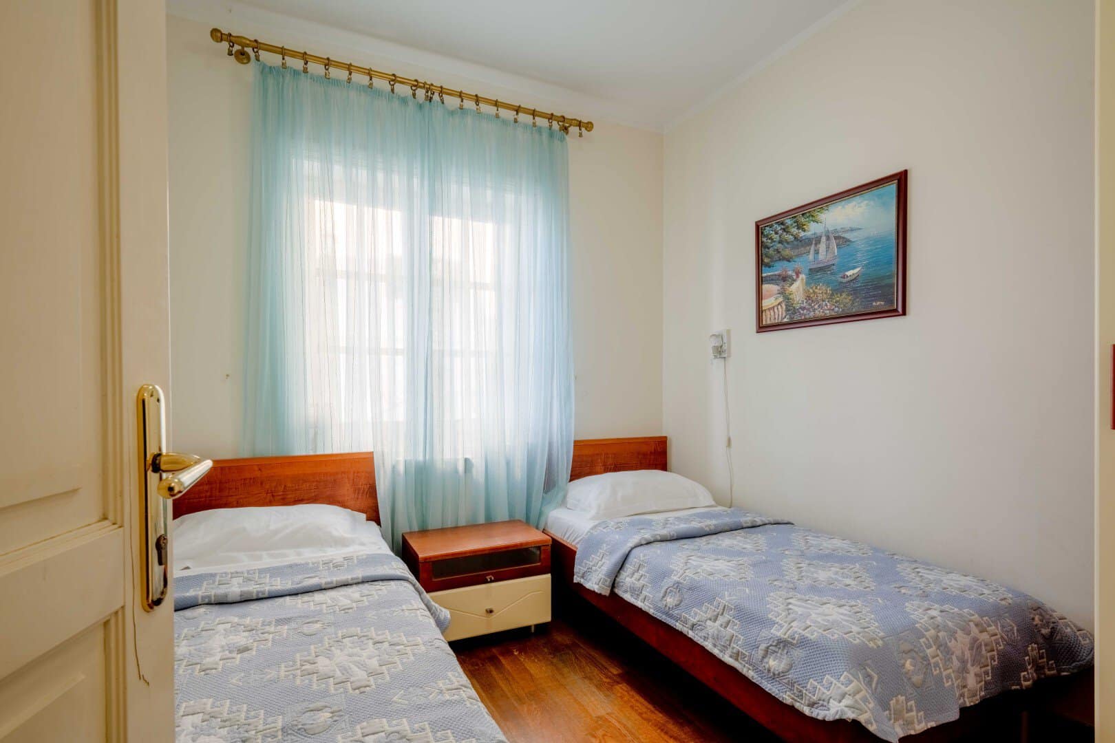 Seafront 3-bdr apartment, Sveti Stefan (8)