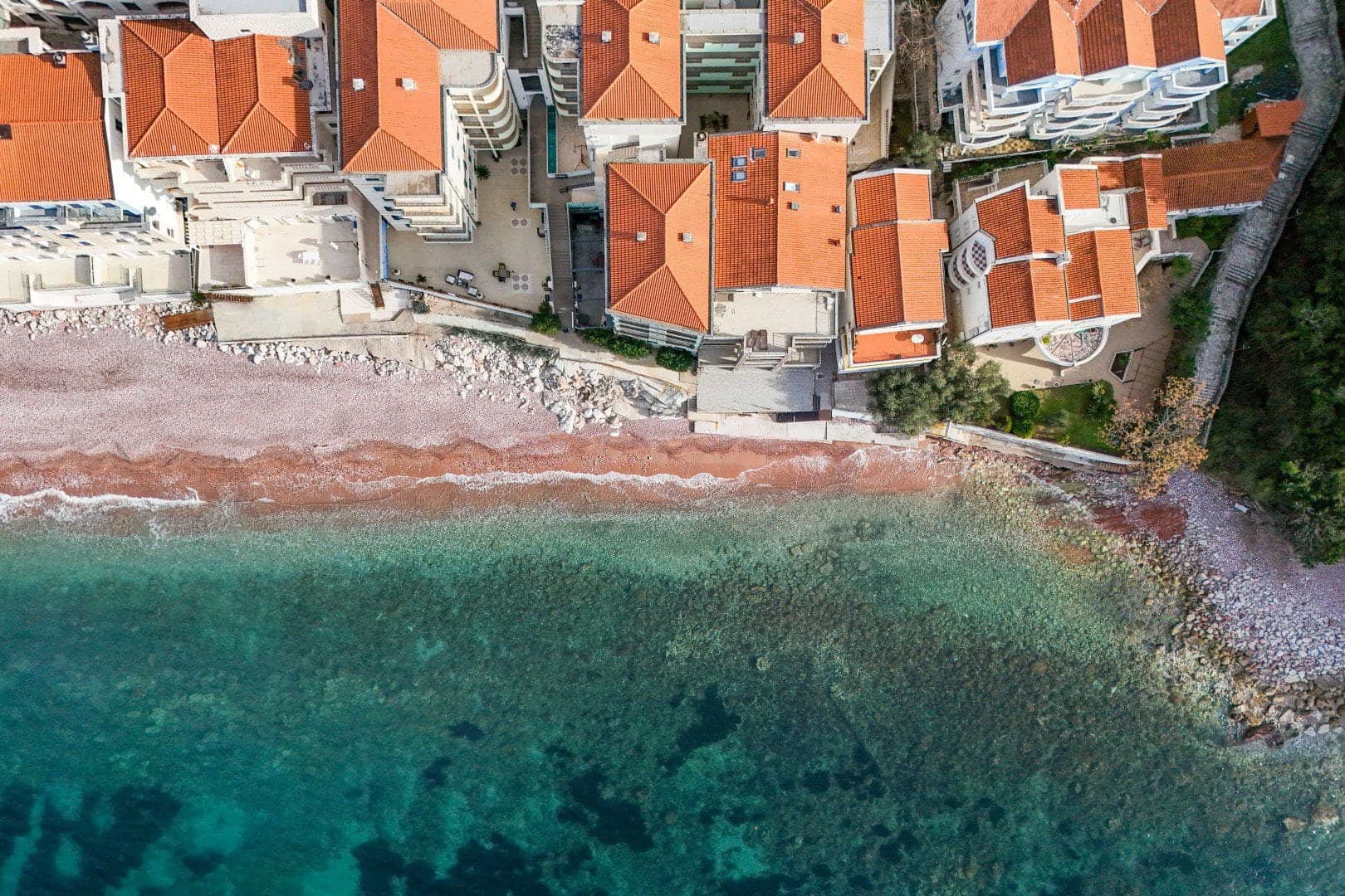 Seafront 3-bdr apartment, Sveti Stefan (14)