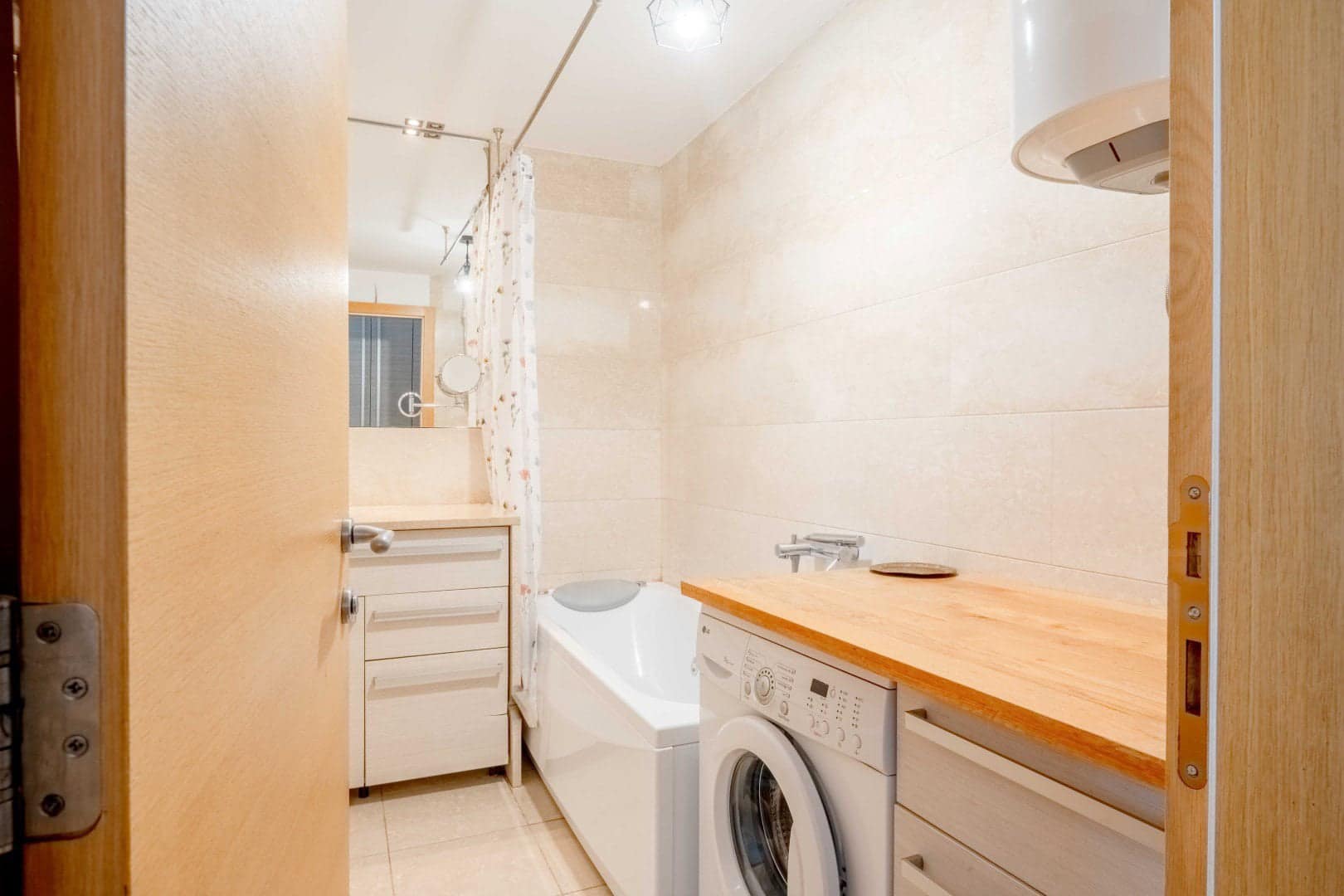 Two-bedroom apartment with sea view, Rozino (10)