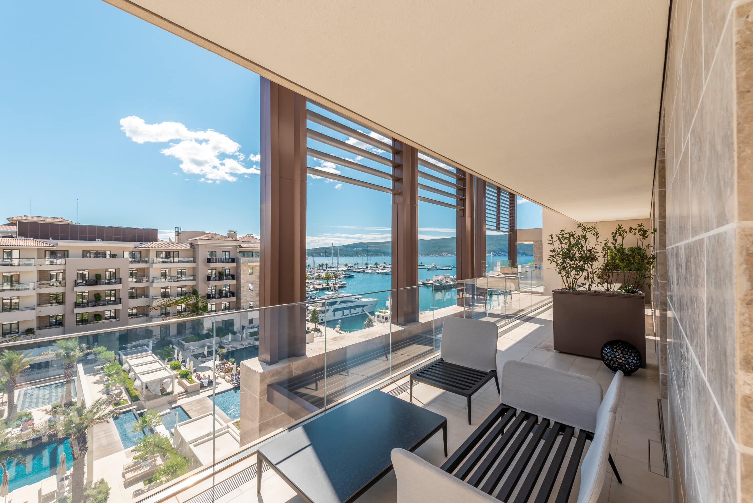 Luxury Three-bedroom Penthouse Porto Montenegro (2)