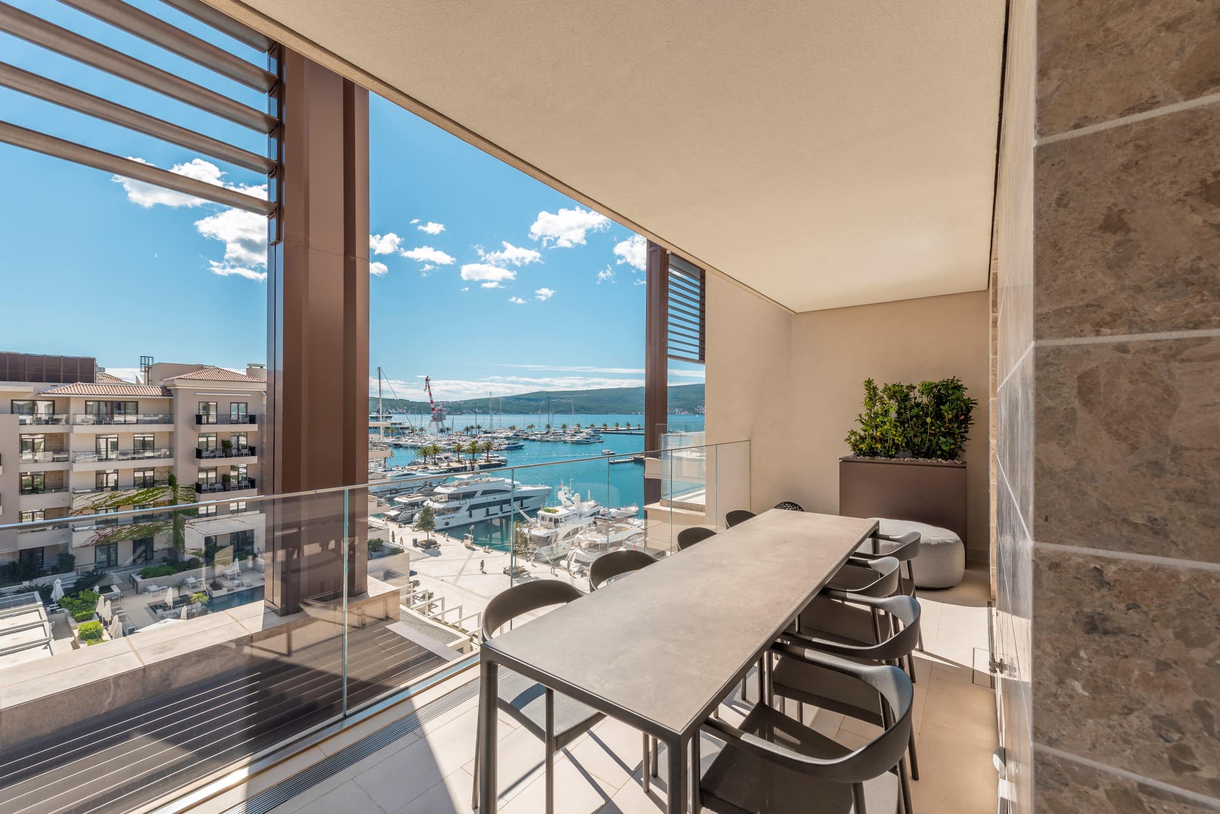 Luxury Three-bedroom Penthouse Porto Montenegro (3)
