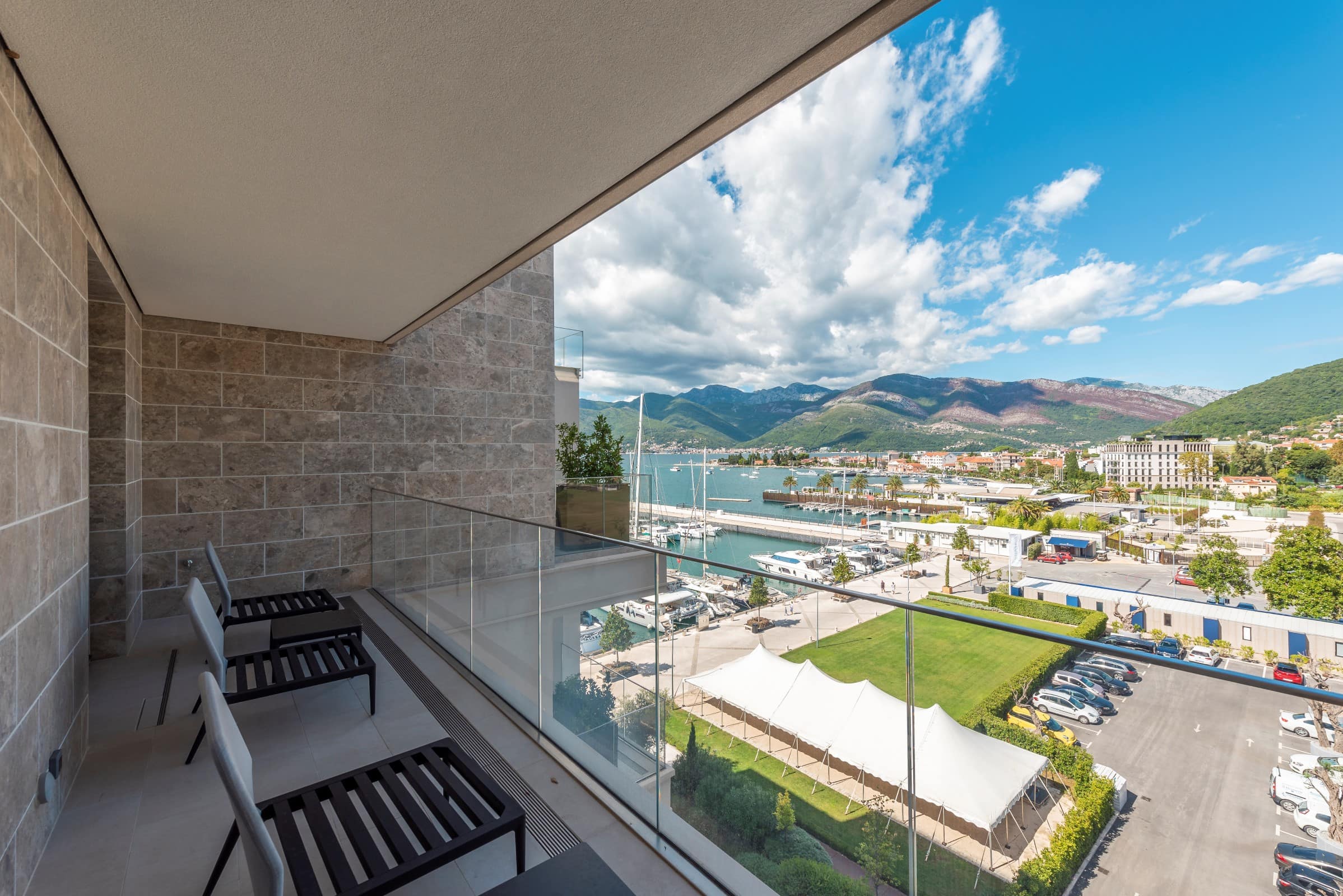 Luxury Three-bedroom Penthouse Porto Montenegro (17)