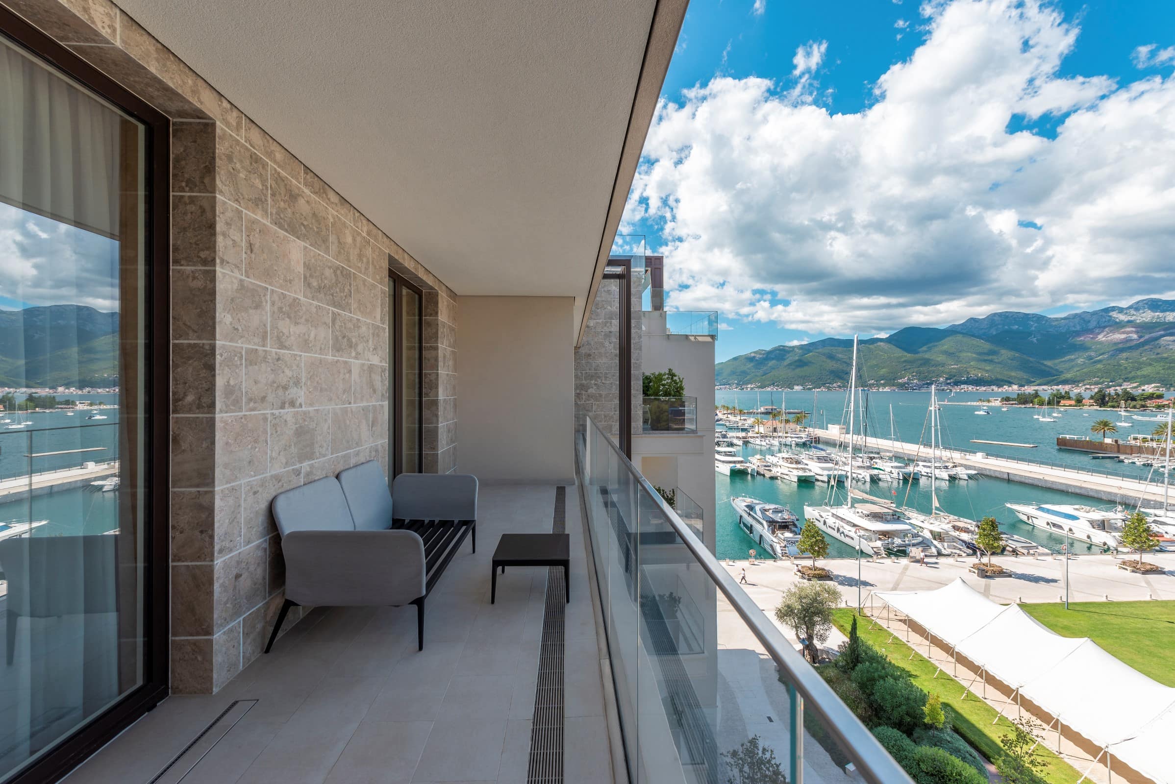 Luxury Three-bedroom Penthouse Porto Montenegro (24)