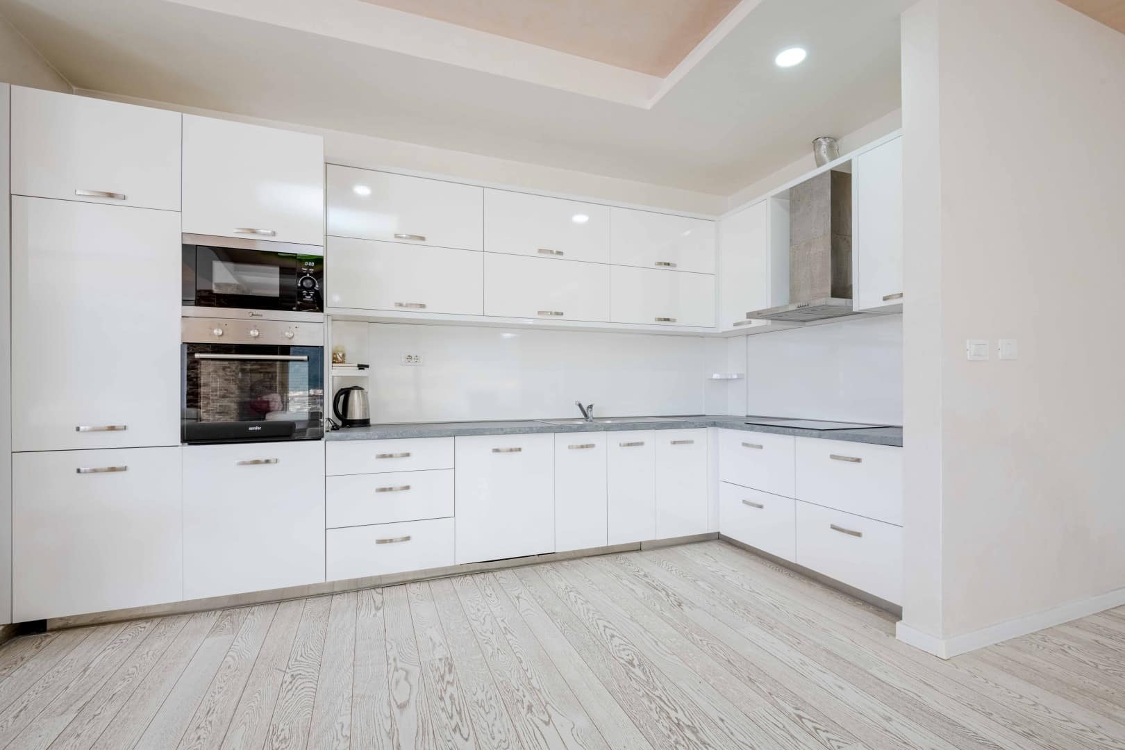 Exclusive 2-bdr apartment, Victoria Residence, Budva (12)