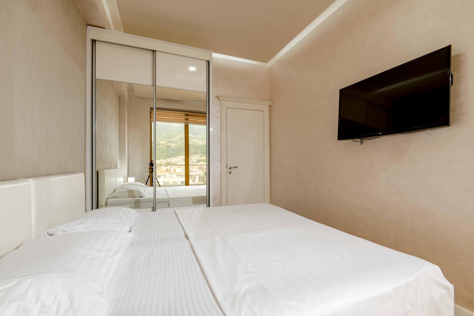 Exclusive 2-bdr apartment, Victoria Residence, Budva (13)