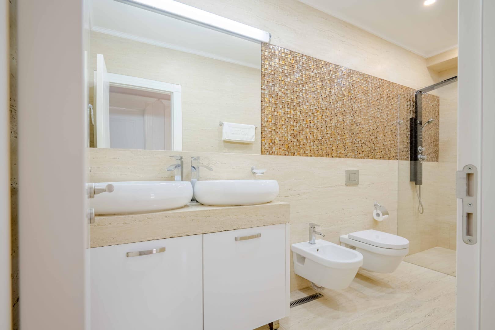 Exclusive 2-bdr apartment, Victoria Residence, Budva (15)