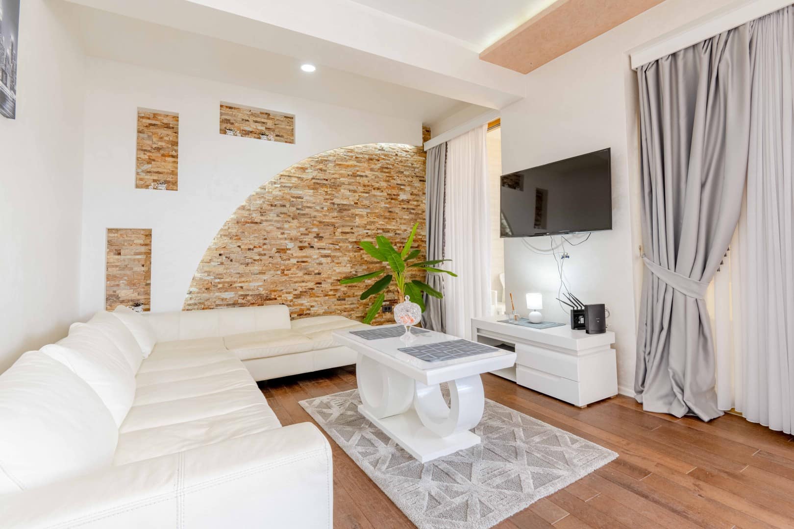 Luxury 2-bdr apartment, Victoria Residence, Budva (5)