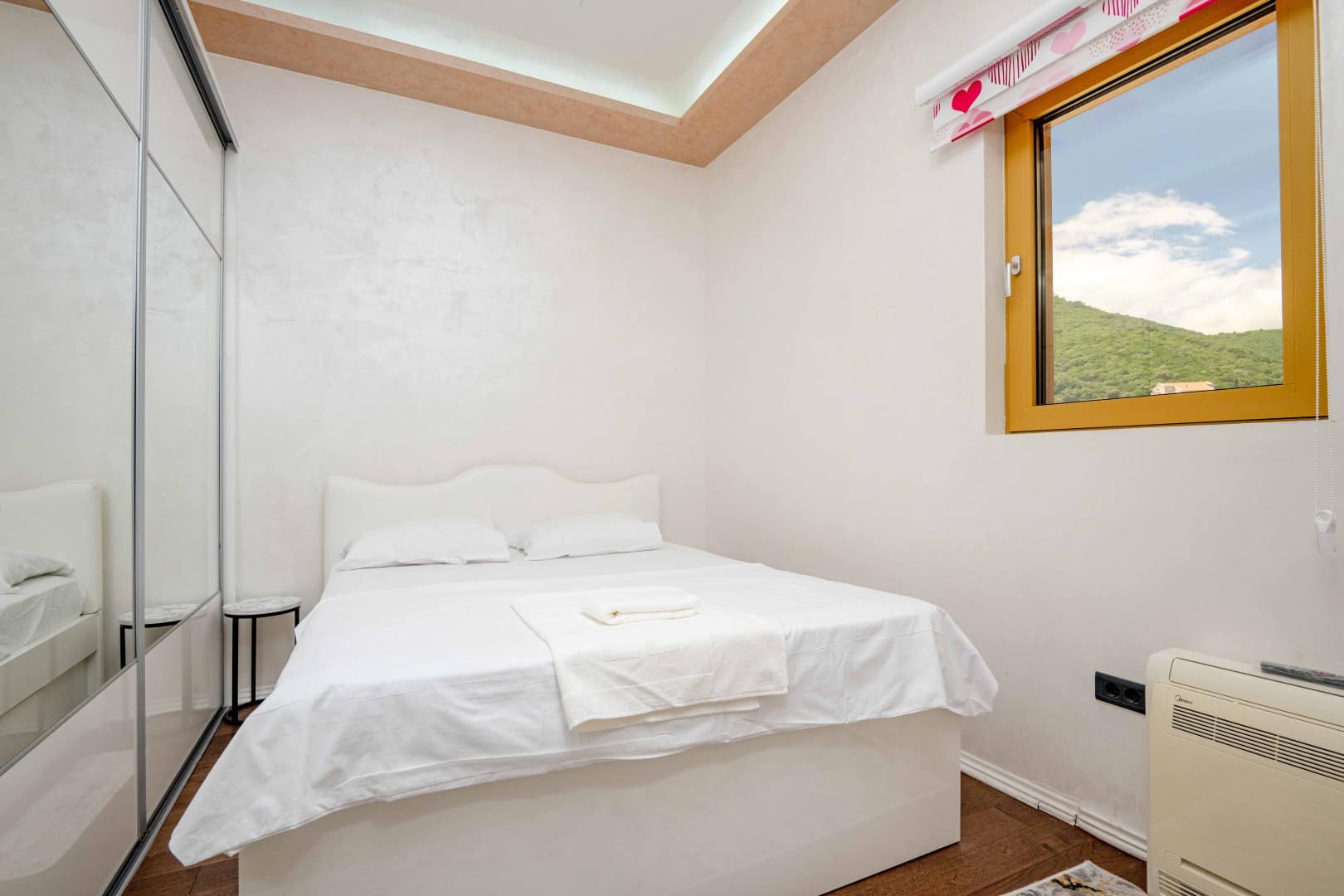 Luxury 2-bdr apartment, Victoria Residence, Budva (11)