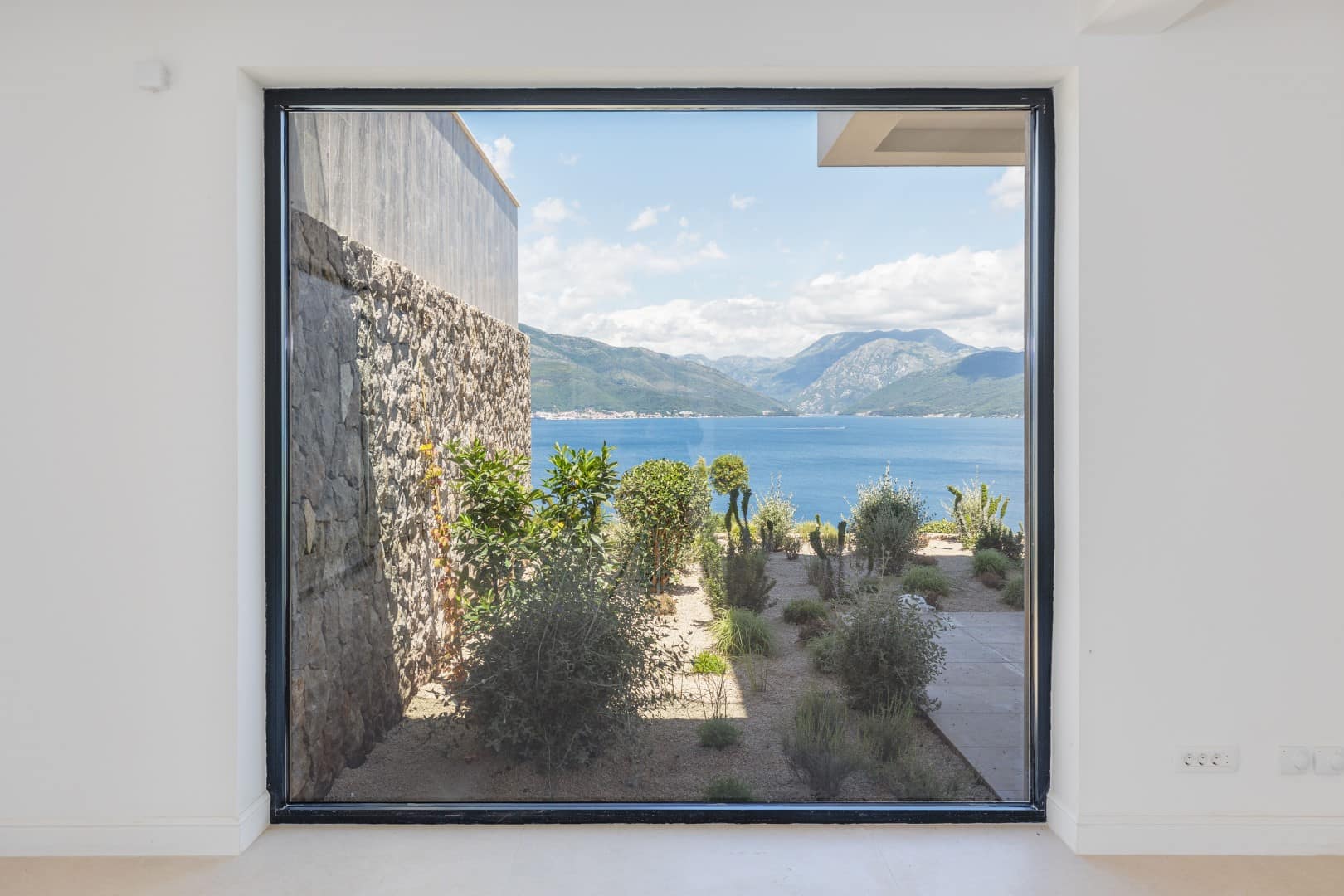 Contemporary 5bdr Villa with private swimming pool and panoramic sea view, Krasici (5)