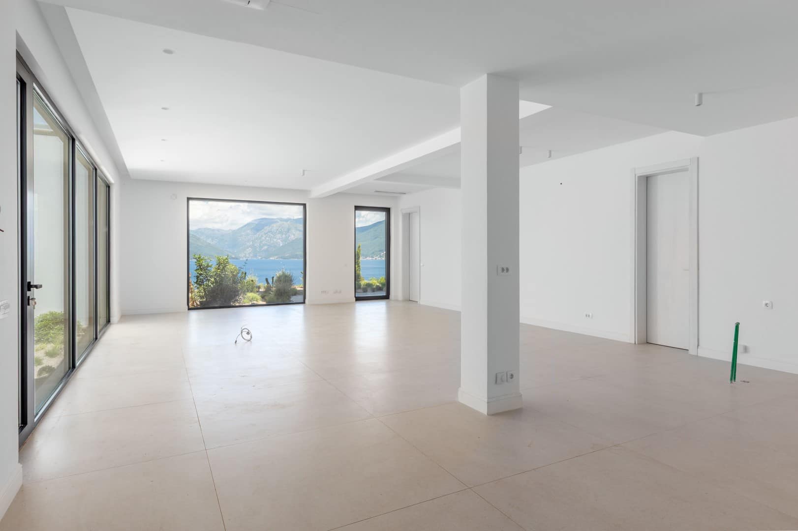 Contemporary 5bdr Villa with private swimming pool and panoramic sea view, Krasici (9)