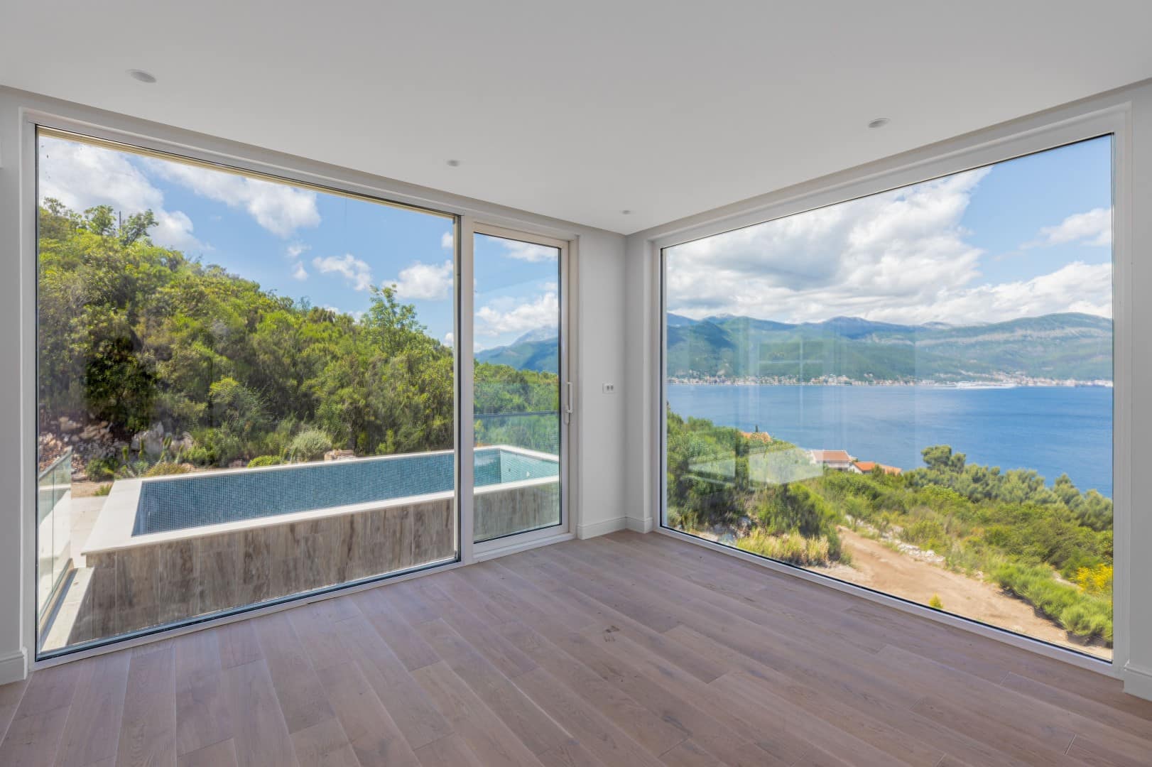 Contemporary 5bdr Villa with private swimming pool and panoramic sea view, Krasici (12)