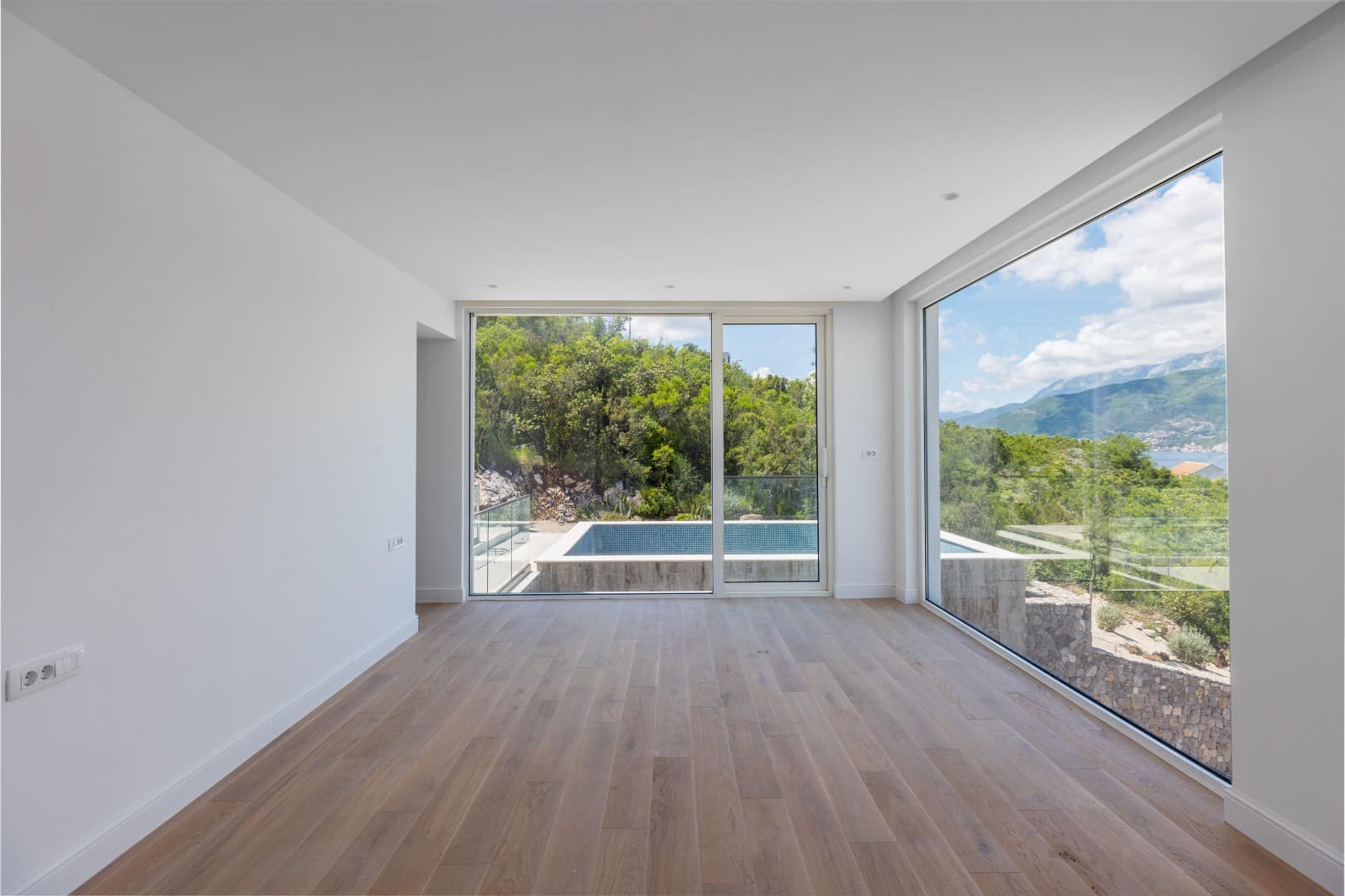 Contemporary 5bdr Villa with private swimming pool and panoramic sea view, Krasici (13)