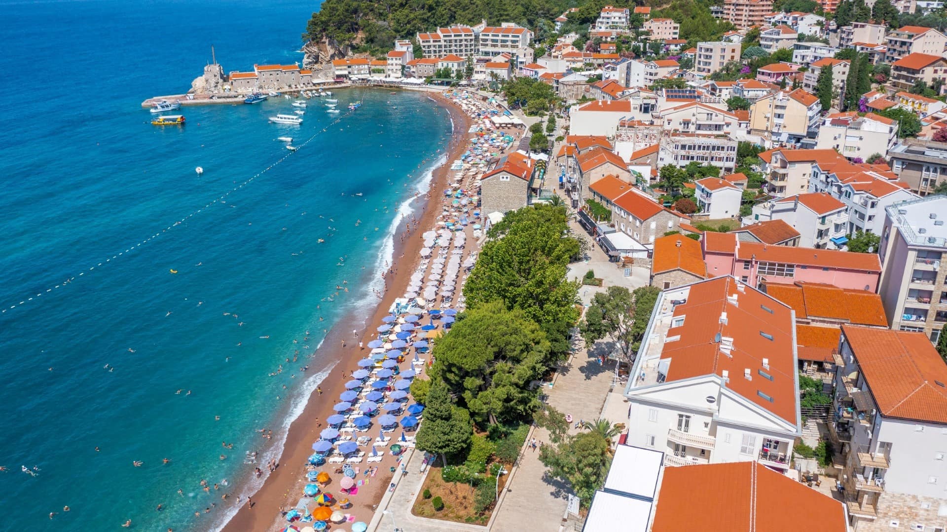 One-bedroom apartment on the first line to the sea, Petrovac, Budva (5)