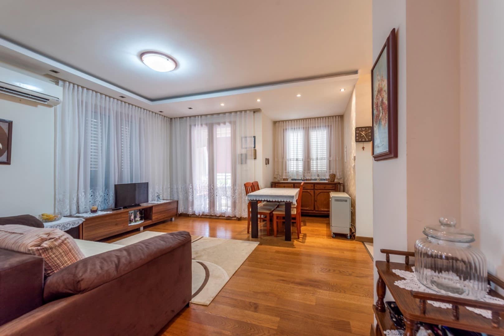 One-bedroom apartment on the first line to the sea, Petrovac, Budva (9)