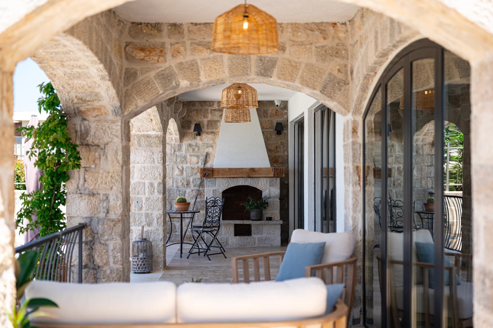 Designer stone villa, Drobni Pijesak, Budva (28)