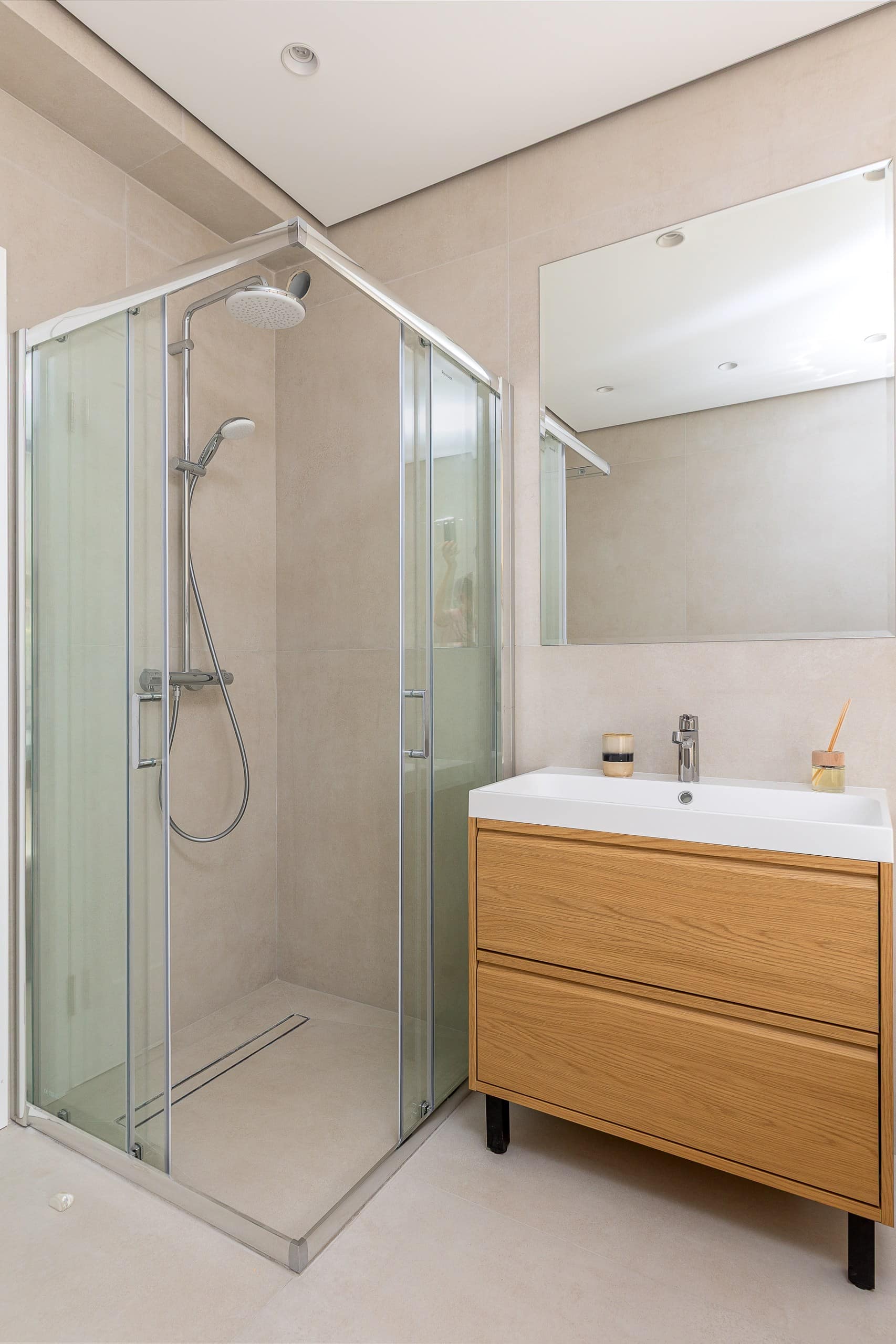 New 2-Bedroom Townhouse with Panoramic Sea Views, Green Hill (20)