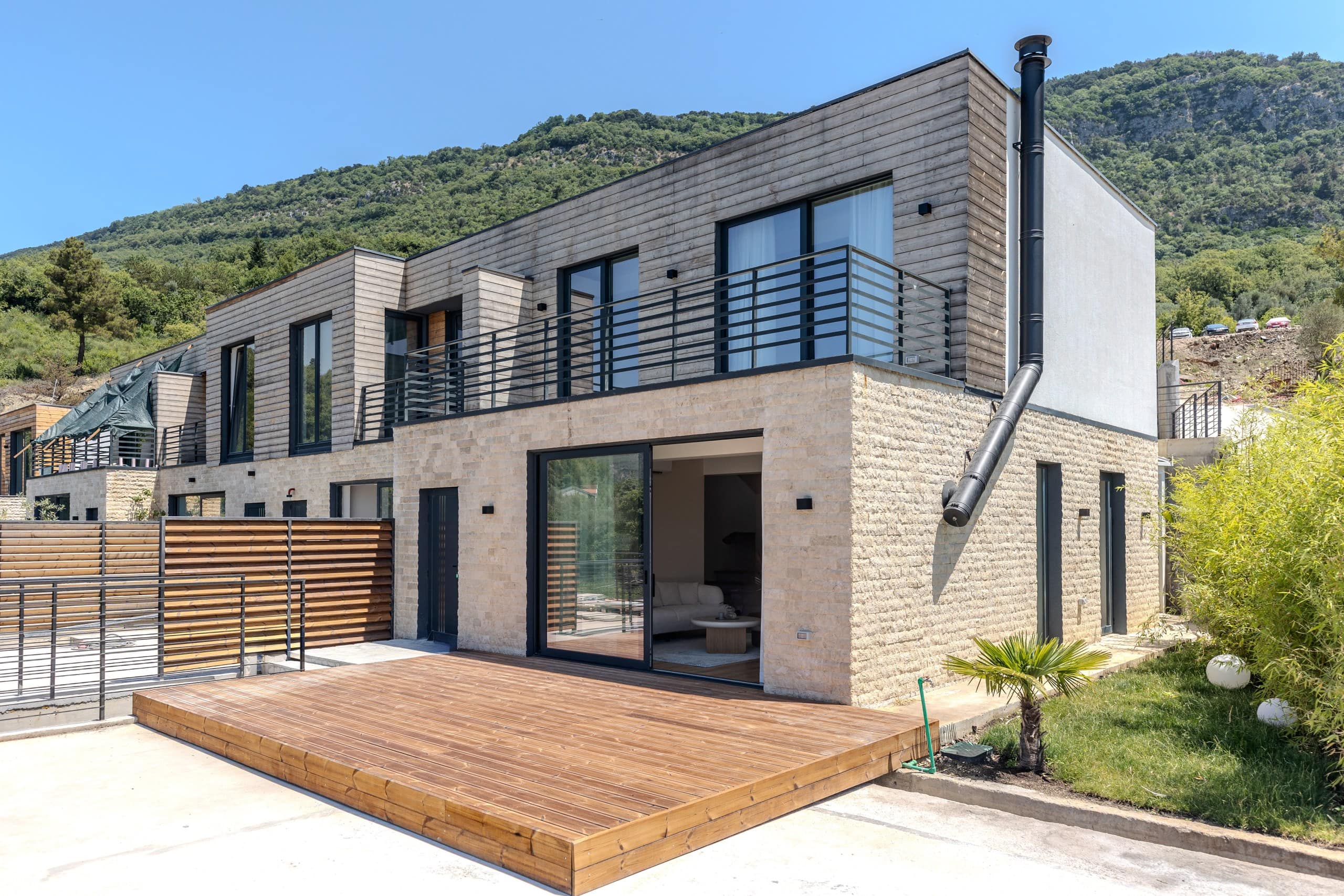 New 2-Bedroom Townhouse with Panoramic Sea Views, Green Hill (24)