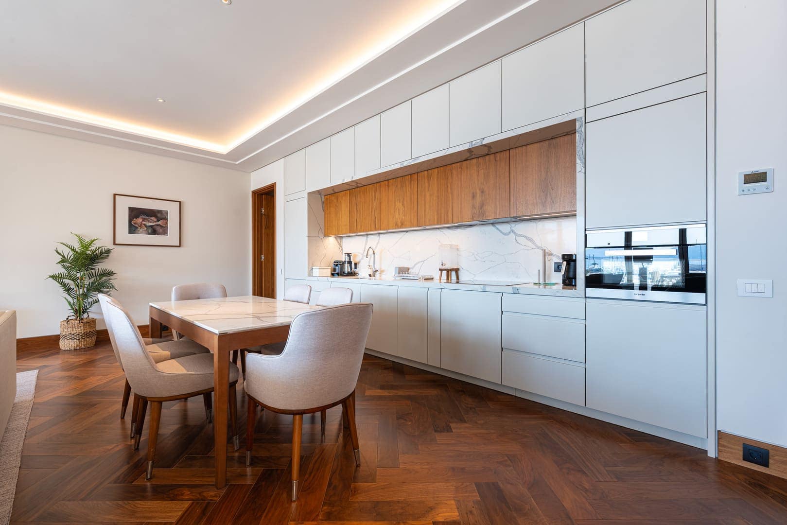 Exclusive Two-bedroom Sea-View Apartment in Elena Building, Porto Montenegro (5)