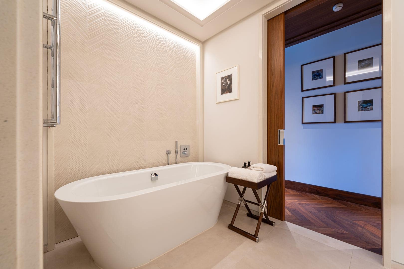 Exclusive Two-bedroom Sea-View Apartment in Elena Building, Porto Montenegro (7)
