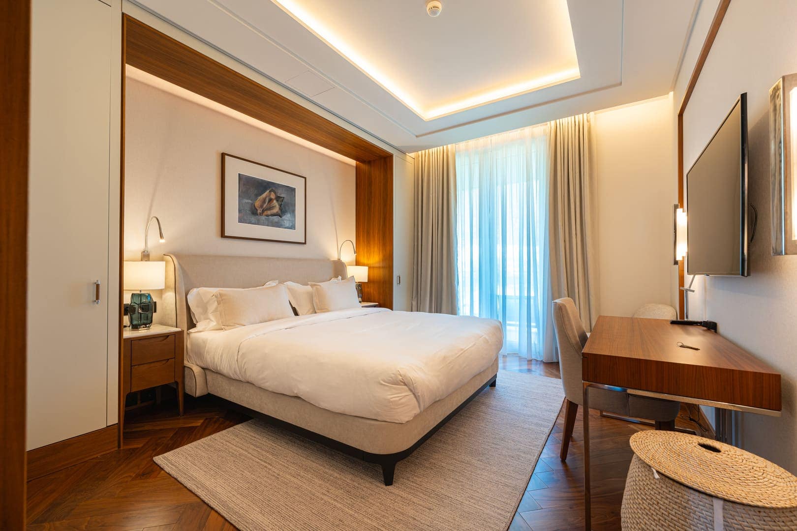 Exclusive Two-bedroom Sea-View Apartment in Elena Building, Porto Montenegro (8)