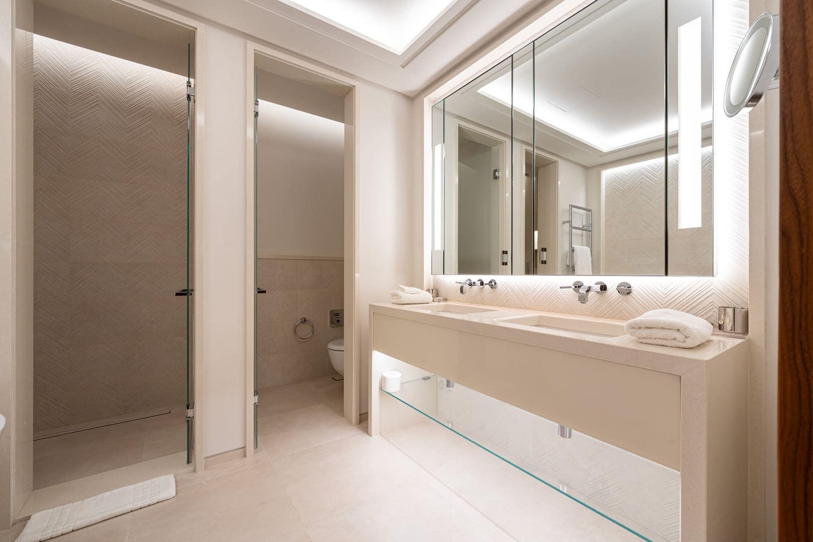 Exclusive Two-bedroom Sea-View Apartment in Elena Building, Porto Montenegro (9)