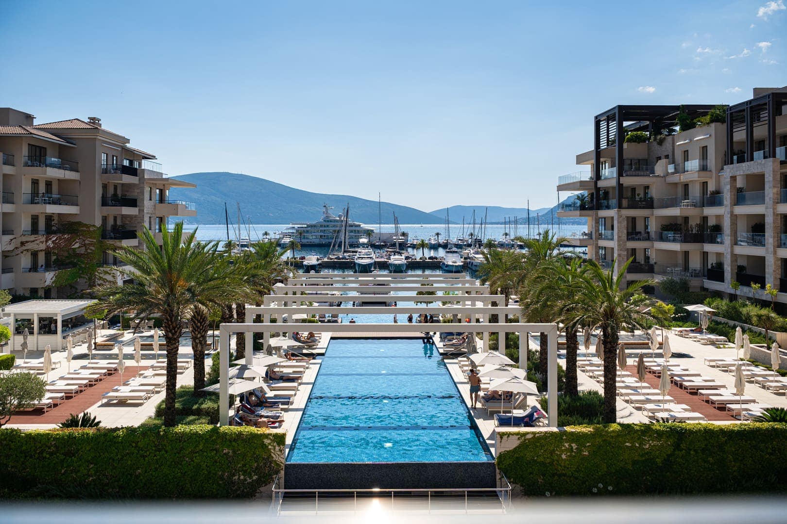 Exclusive Two-bedroom Sea-View Apartment in Elena Building, Porto Montenegro (12)