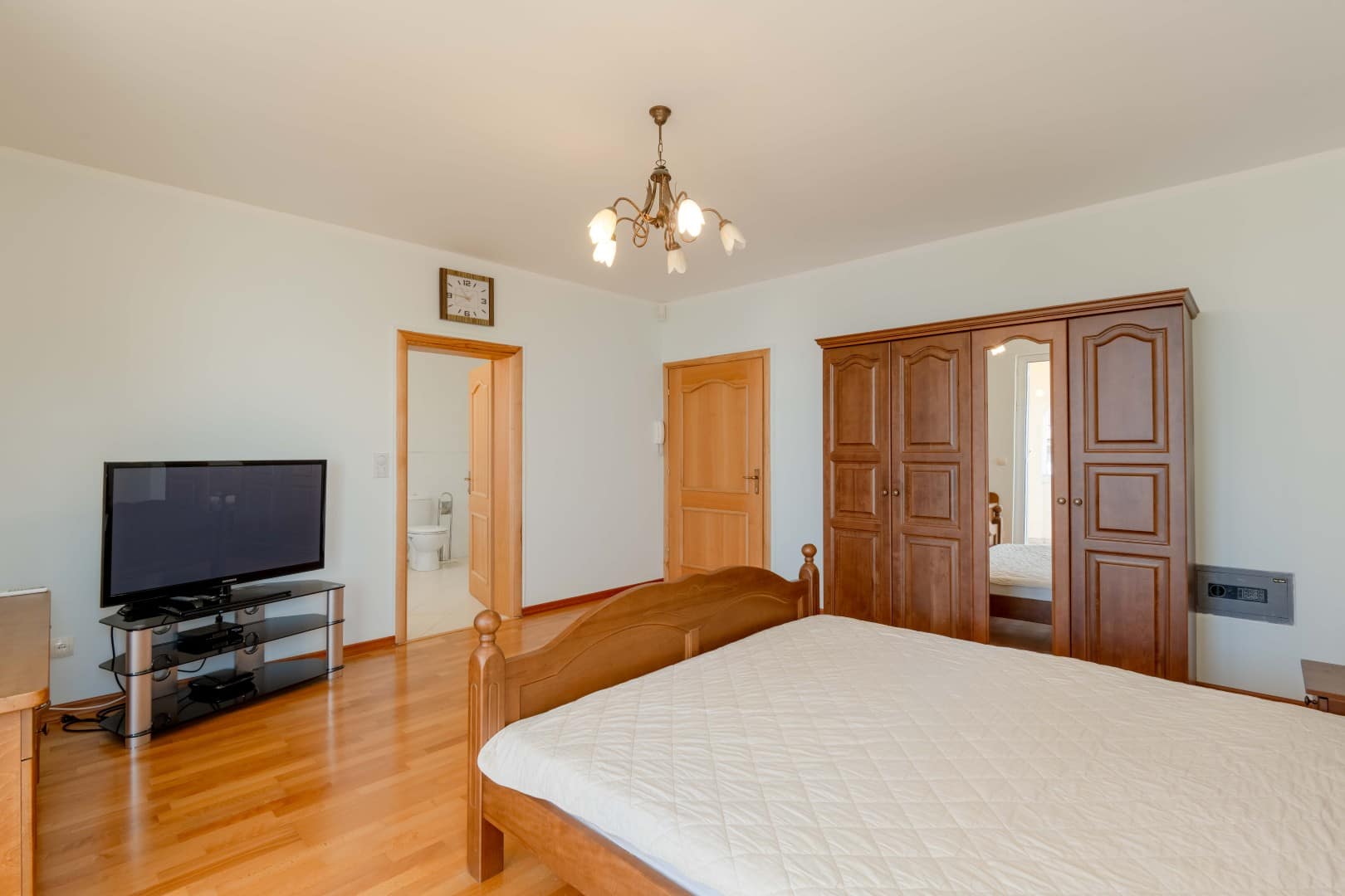 8-Bedroom villa near the sea, Dobre Vode (9)