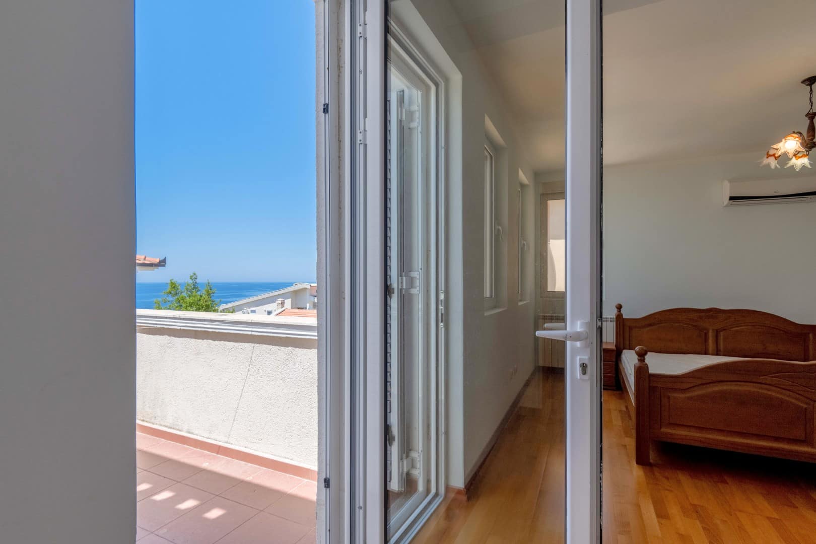 8-Bedroom villa near the sea, Dobre Vode (10)