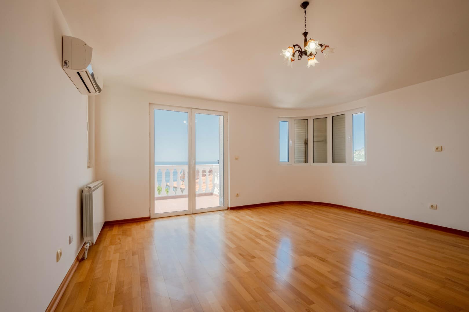 8-Bedroom villa near the sea, Dobre Vode (13)