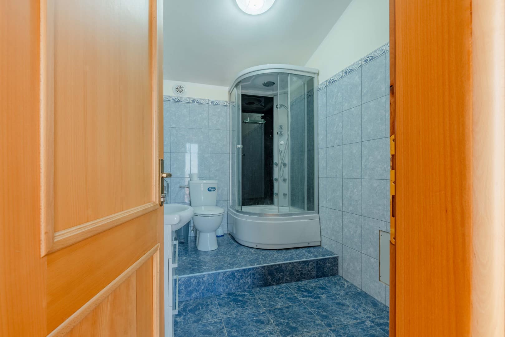 8-Bedroom villa near the sea, Dobre Vode (19)