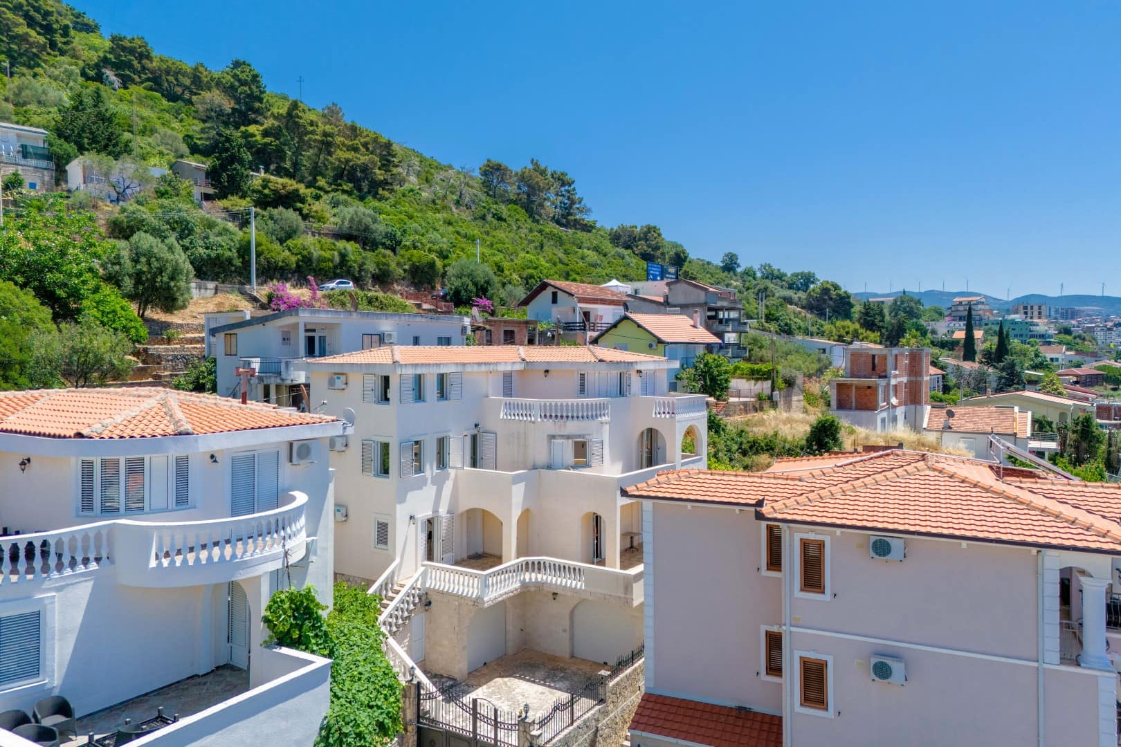 8-Bedroom villa near the sea, Dobre Vode (26)
