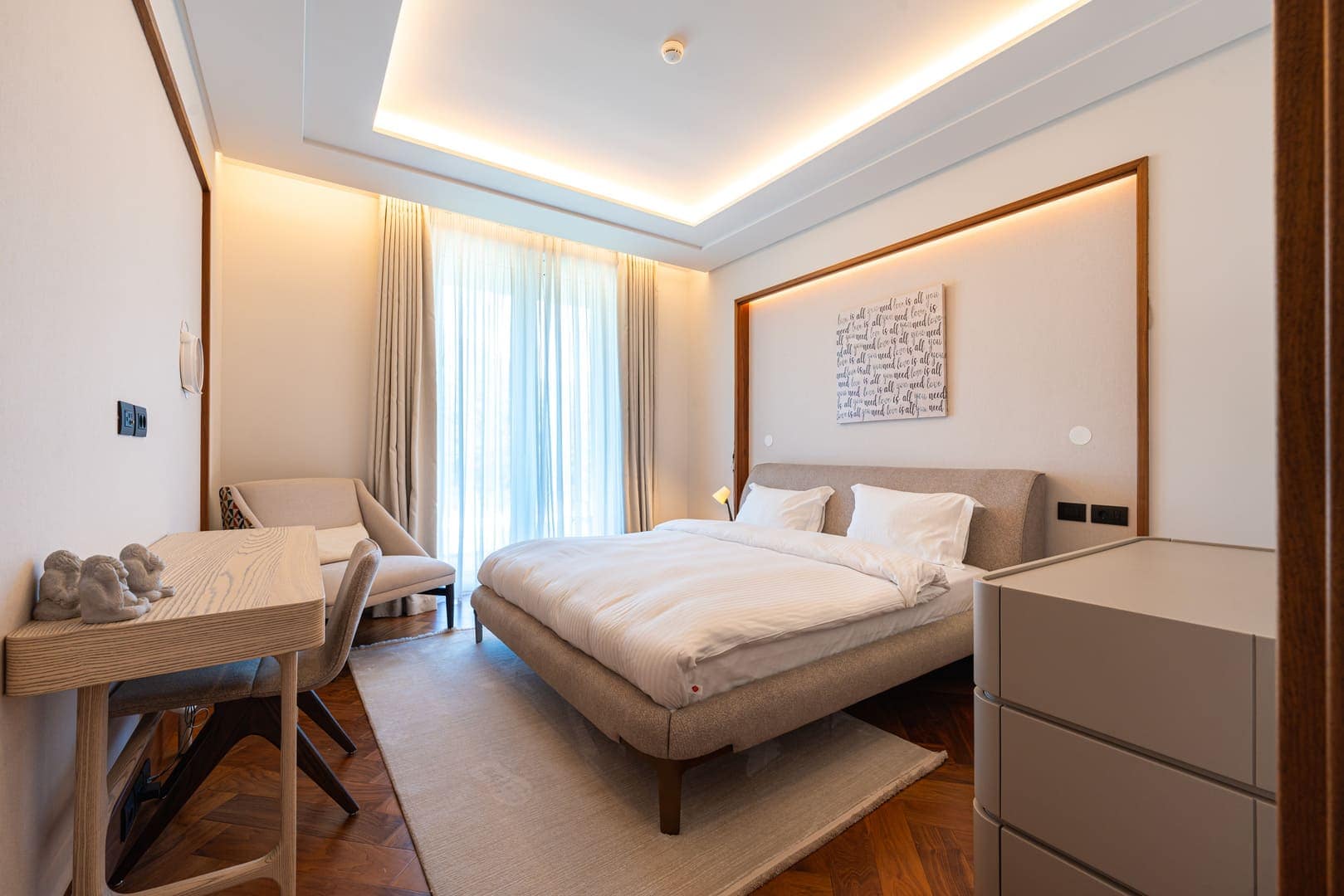 Luxury 4bdr Apartment in Elena Building, Porto Montenegro (10)