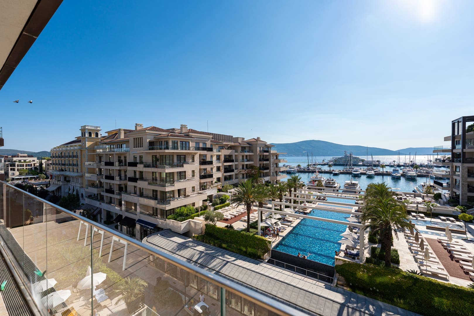 Luxury 4bdr Apartment in Elena Building, Porto Montenegro (18)