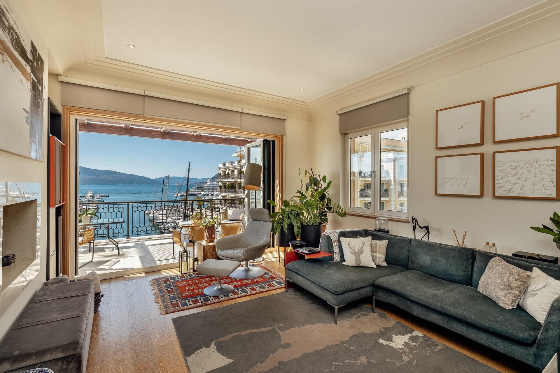 Waterfront Penthouse in Tara Building, Porto Montenegro (9)