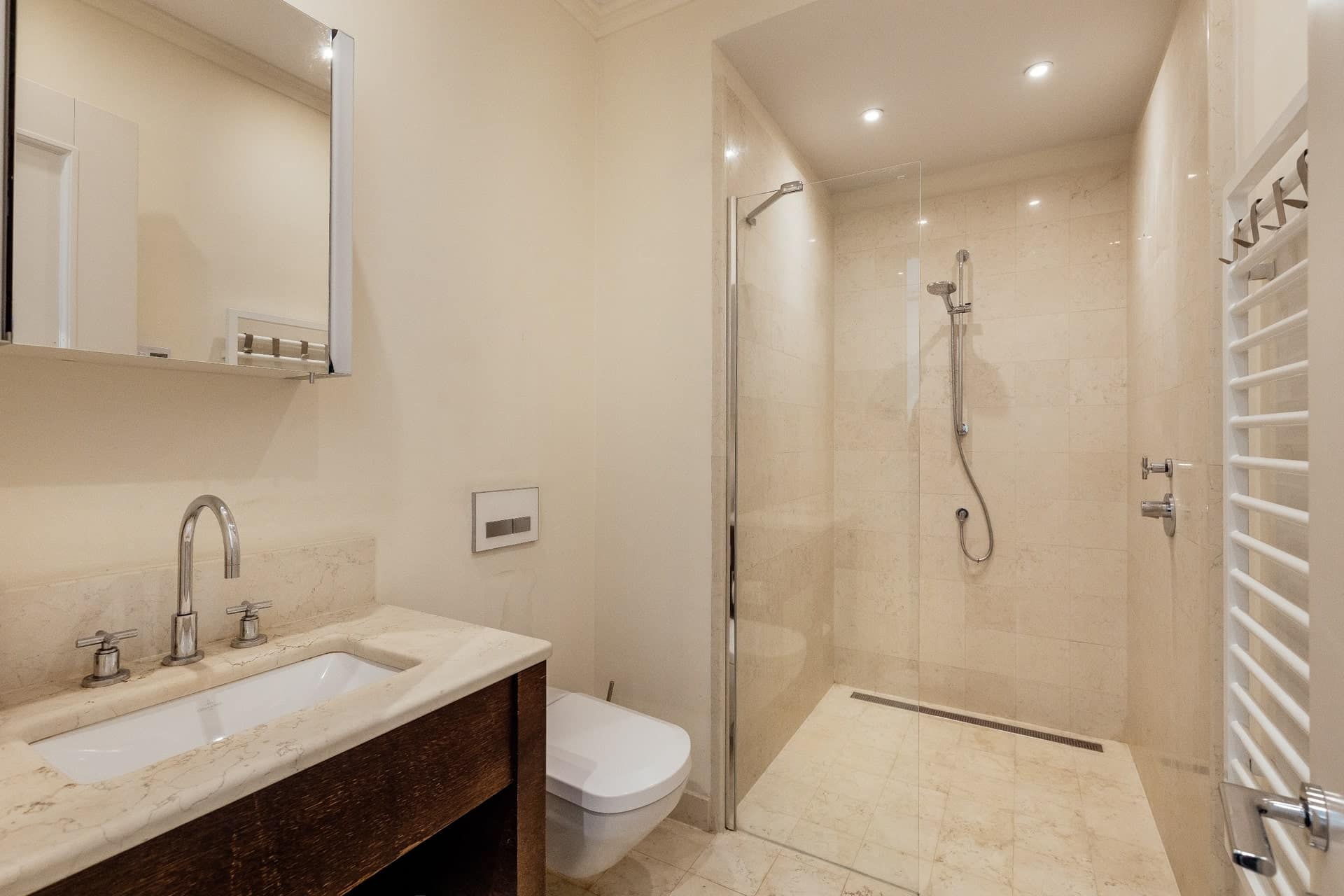 Waterfront Penthouse in Tara Building, Porto Montenegro (24)
