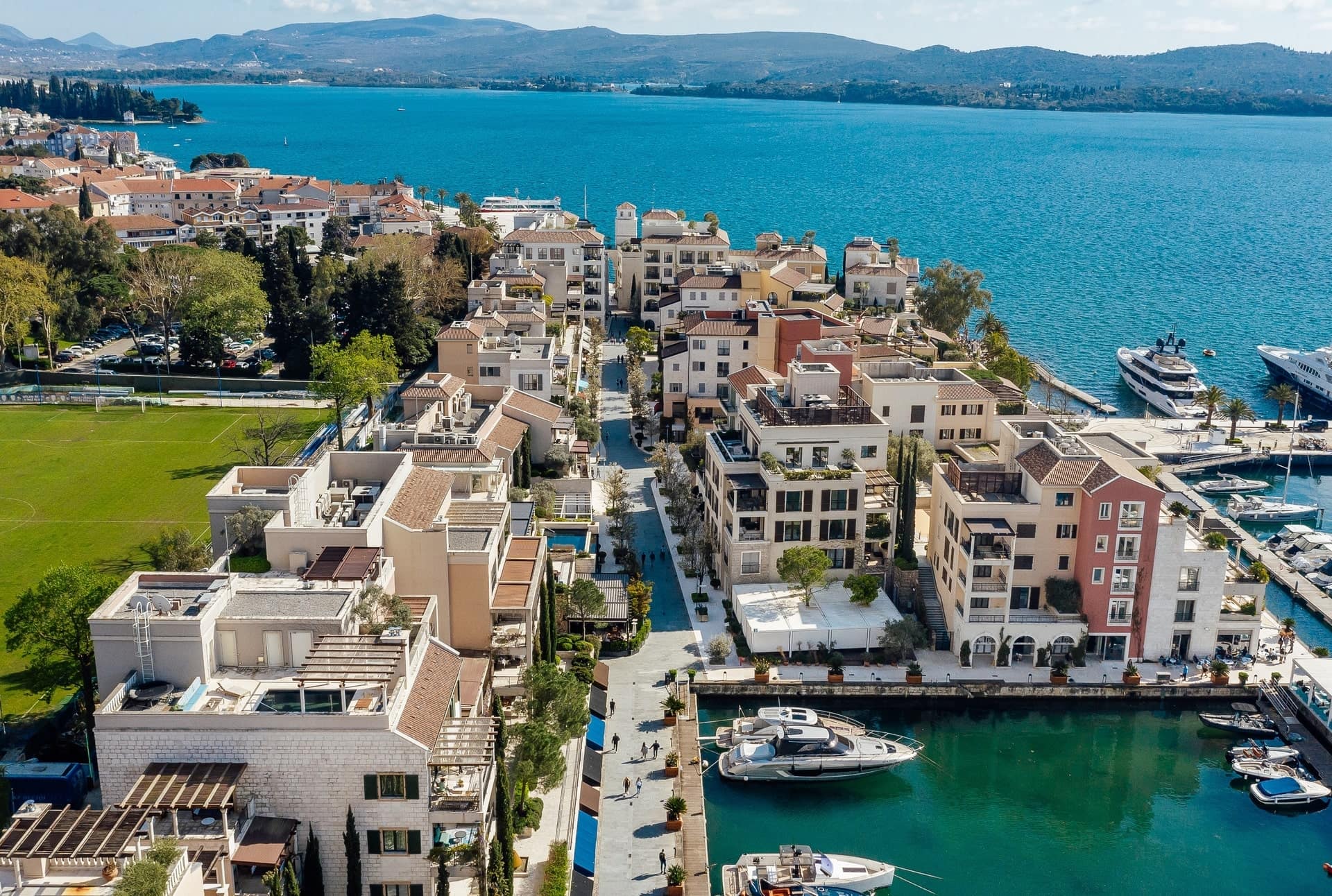 Waterfront Penthouse in Tara Building, Porto Montenegro (33)
