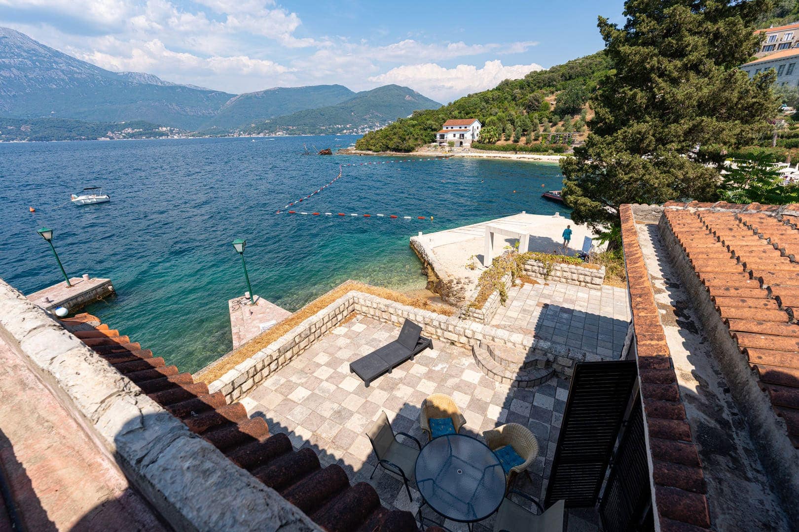 Authentic Waterfront Stone Villa, Rose (9)