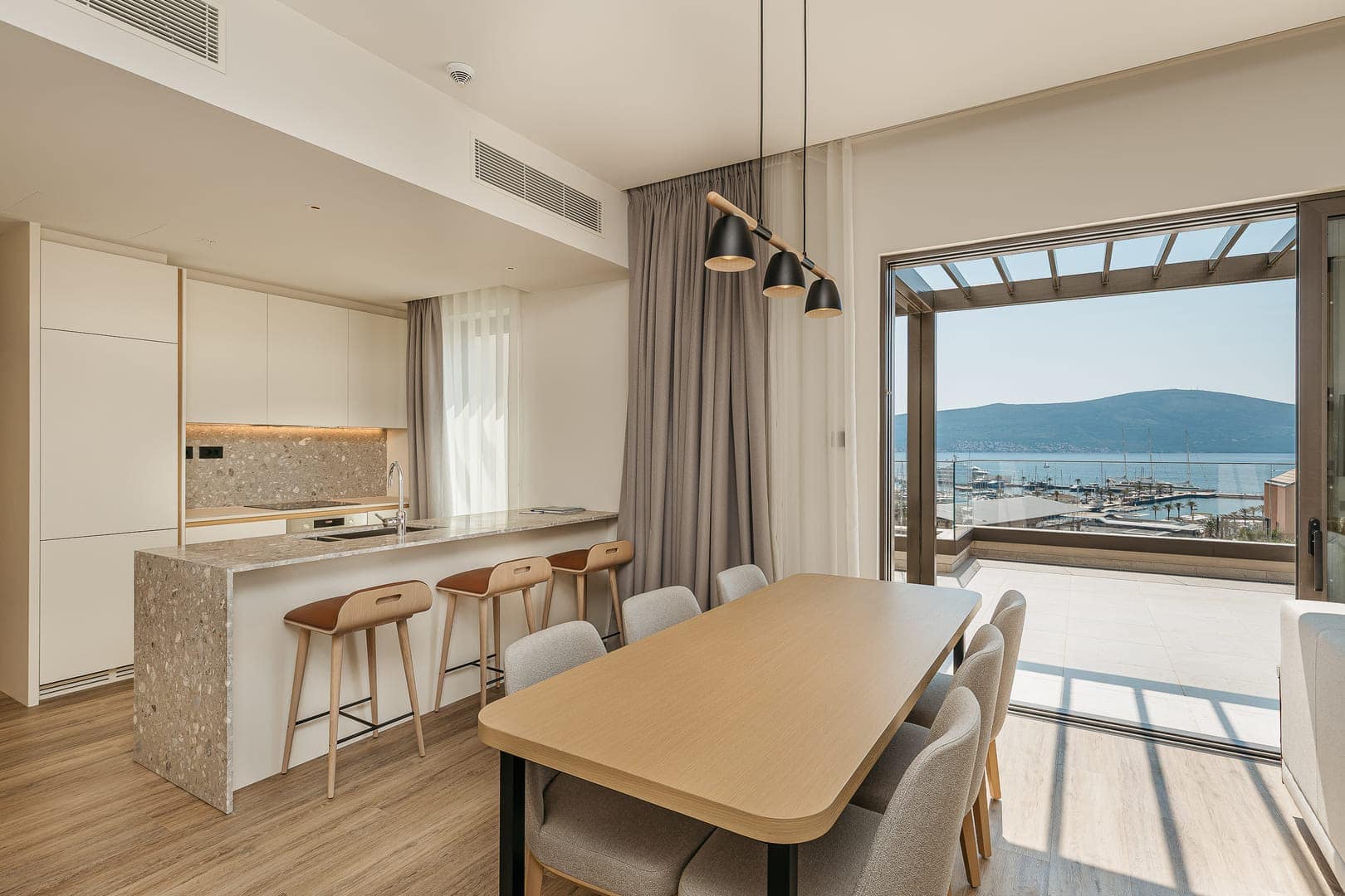 Ostro Penthouse, Boka Place, Porto Montenegro (4)