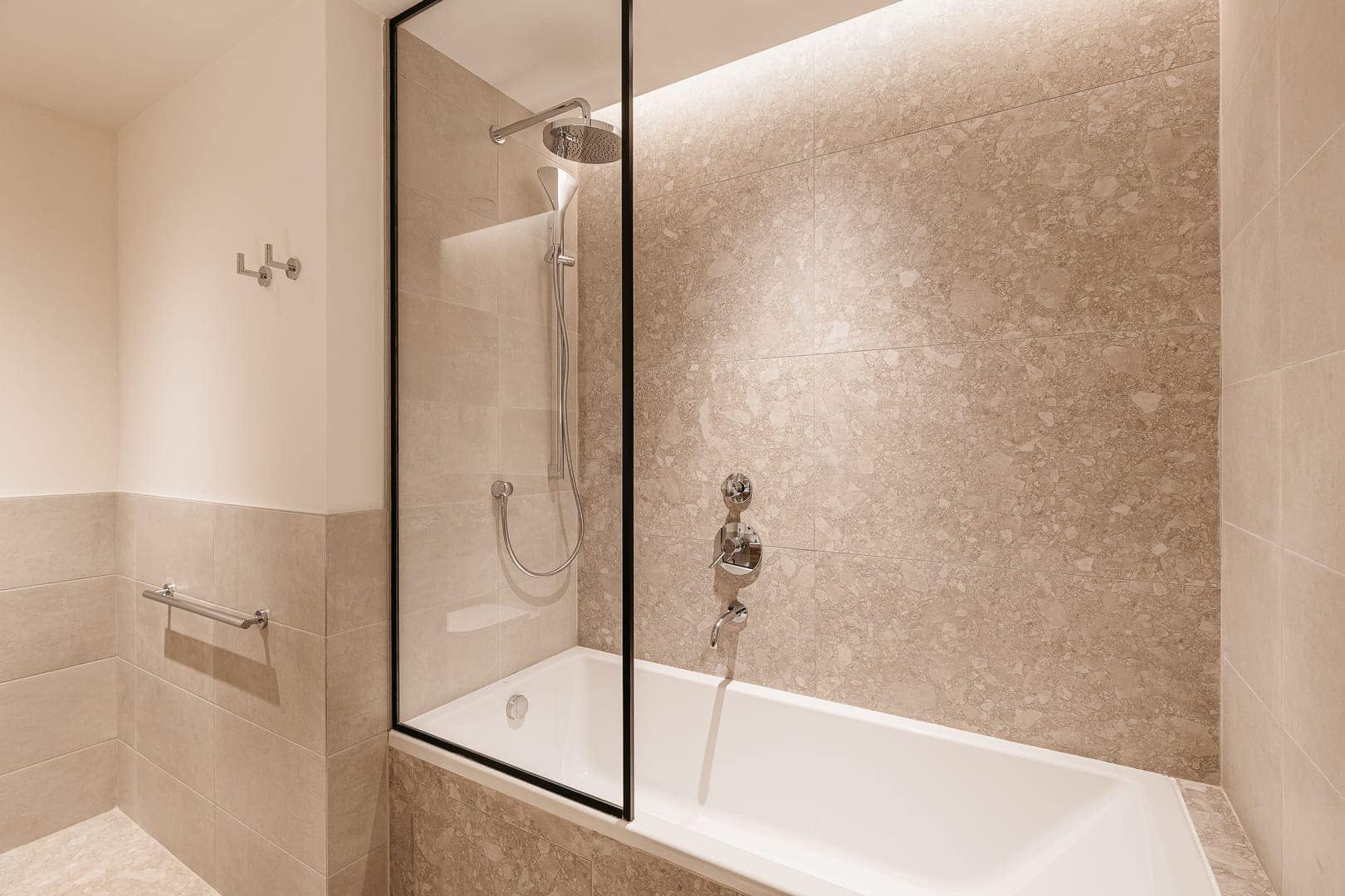 Ostro Penthouse, Boka Place, Porto Montenegro (11)