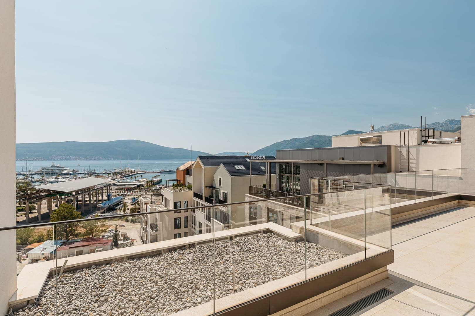 Ostro Penthouse, Boka Place, Porto Montenegro (14)