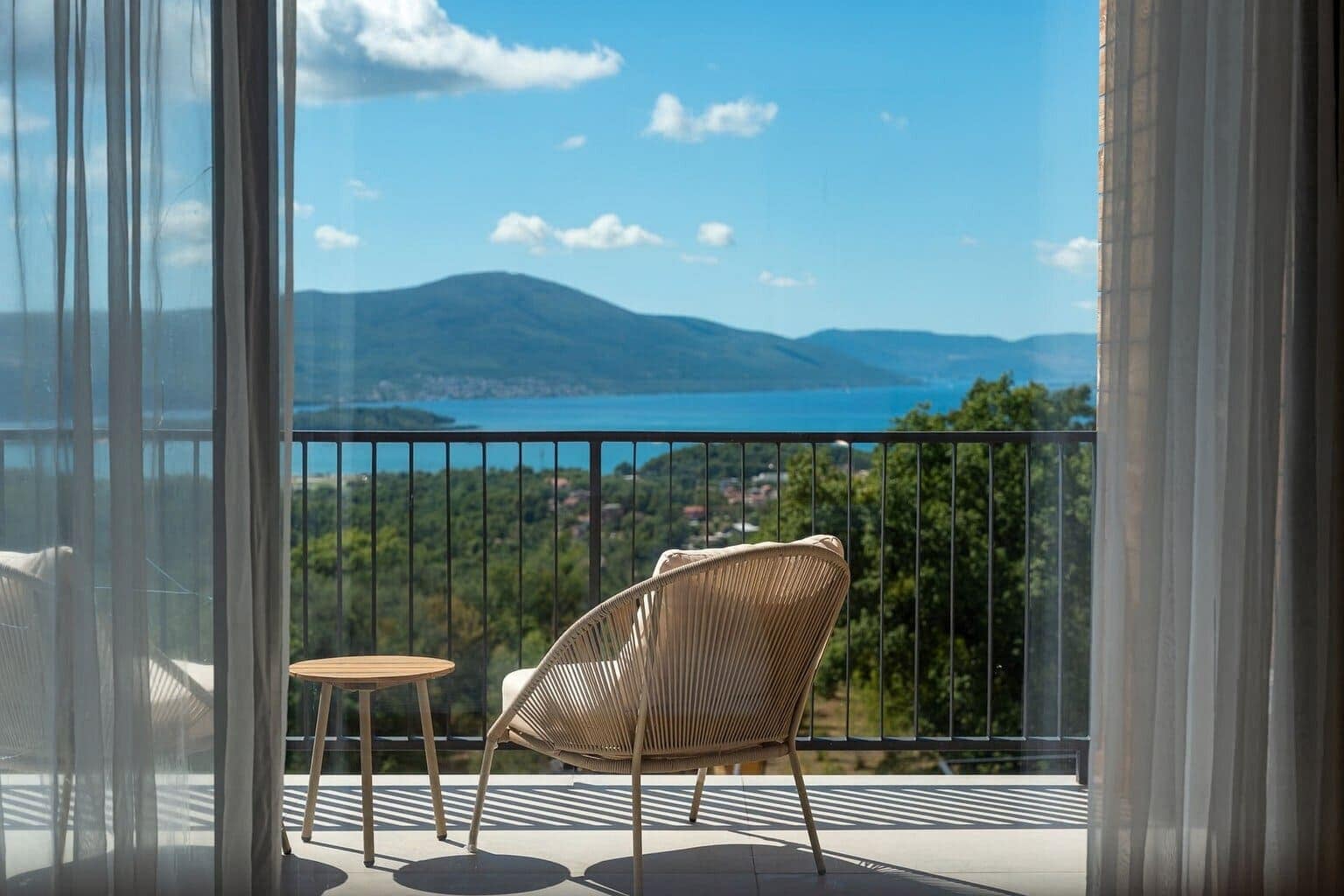 Luxury 4bdr Family Villa, Kavac, Kotor (12)