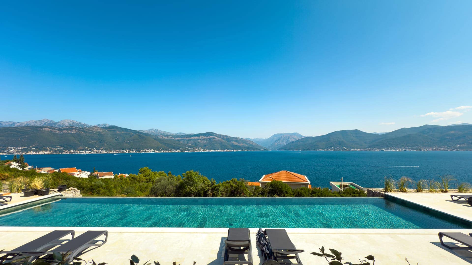Duplex Sea-view Apartment within new residential complex, Krasici, Tivat (9)