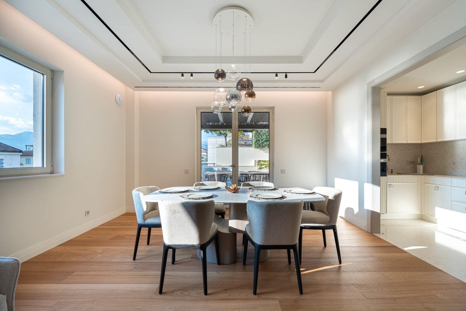 Three-room penthouse with direct access to the rooftop pool in the Zeta building, Porto Montenegro (6)