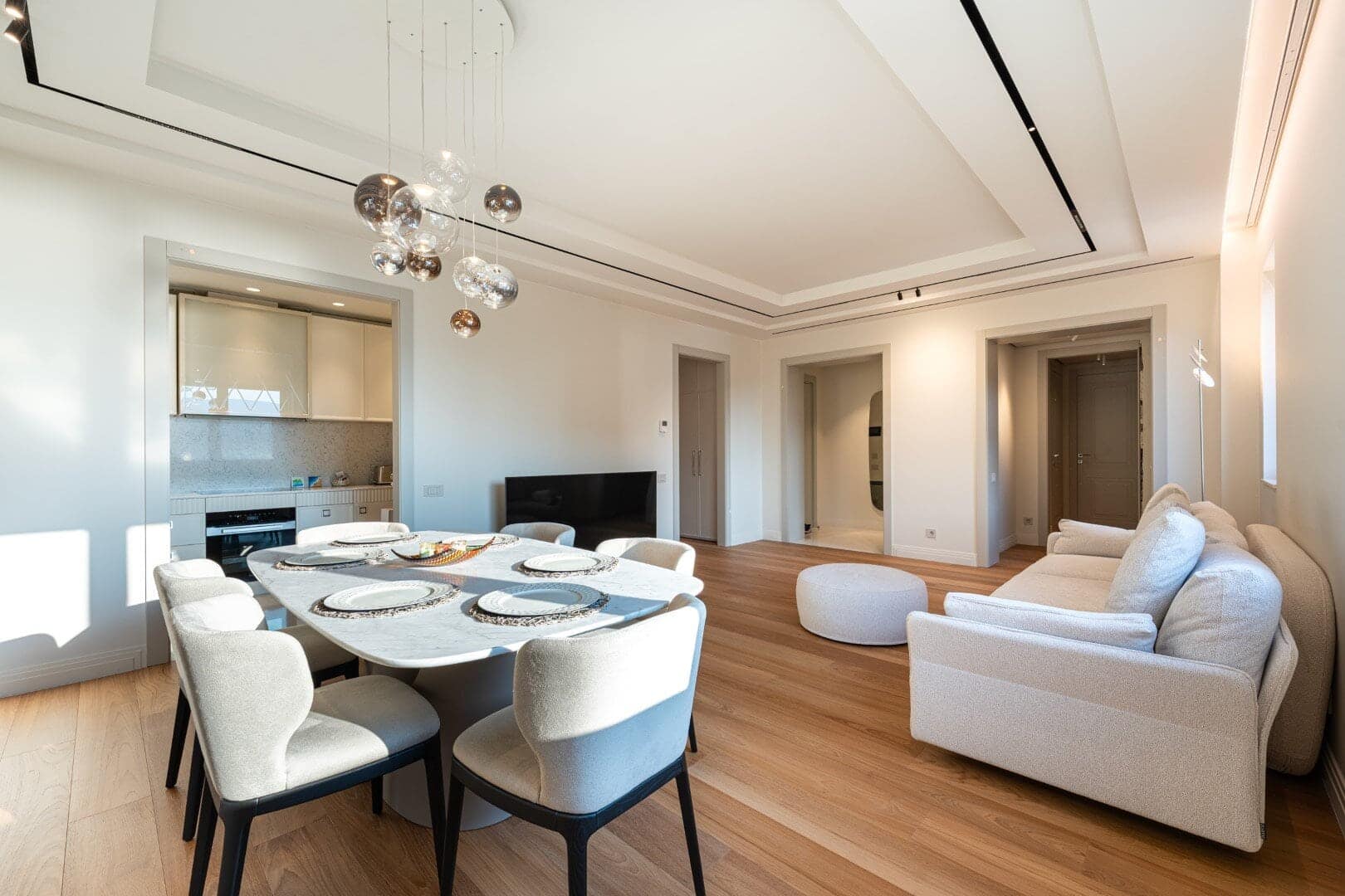 Three-room penthouse with direct access to the rooftop pool in the Zeta building, Porto Montenegro (7)